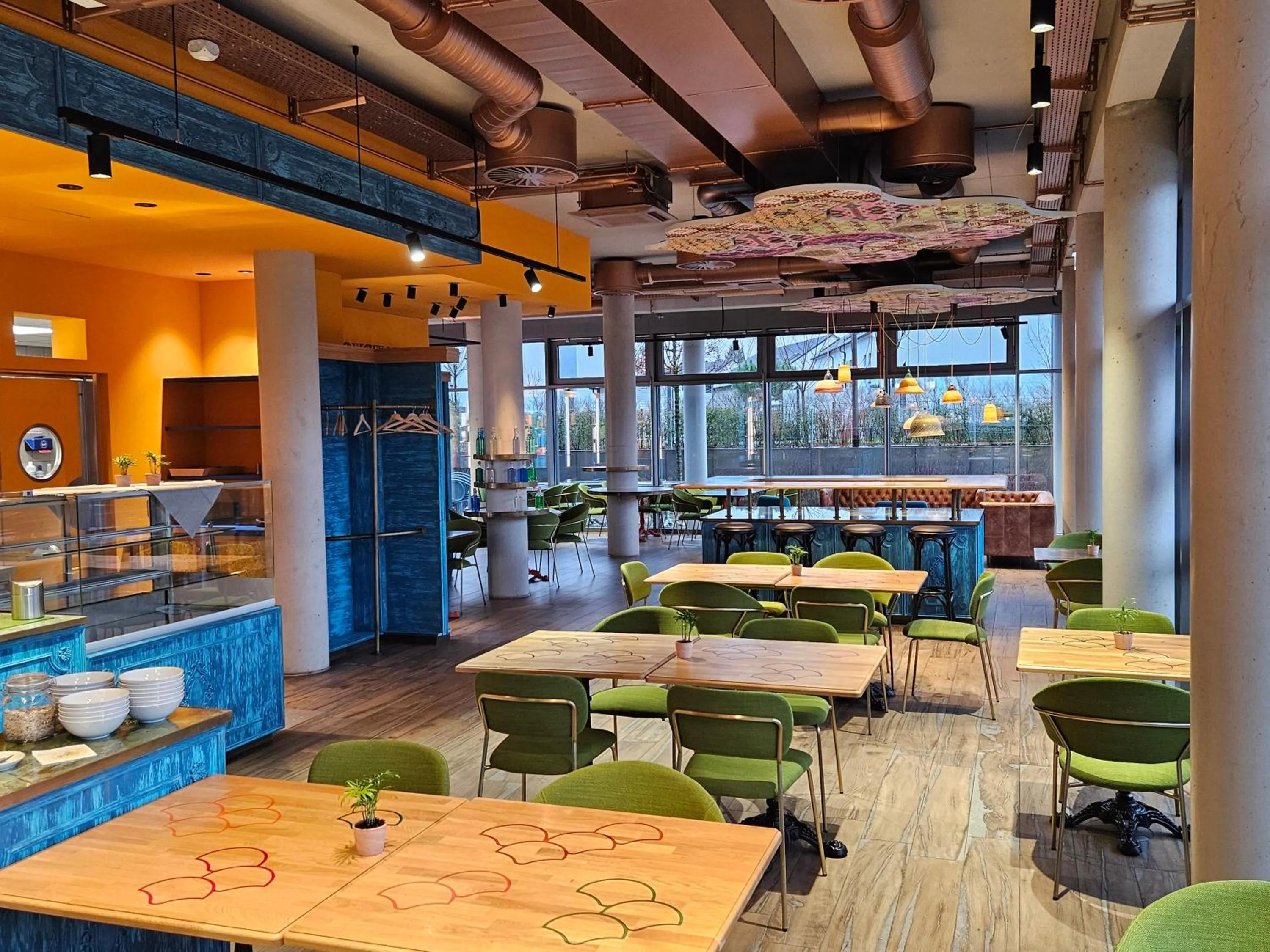 Restaurant/places to eat in The Brucklyn Apartments