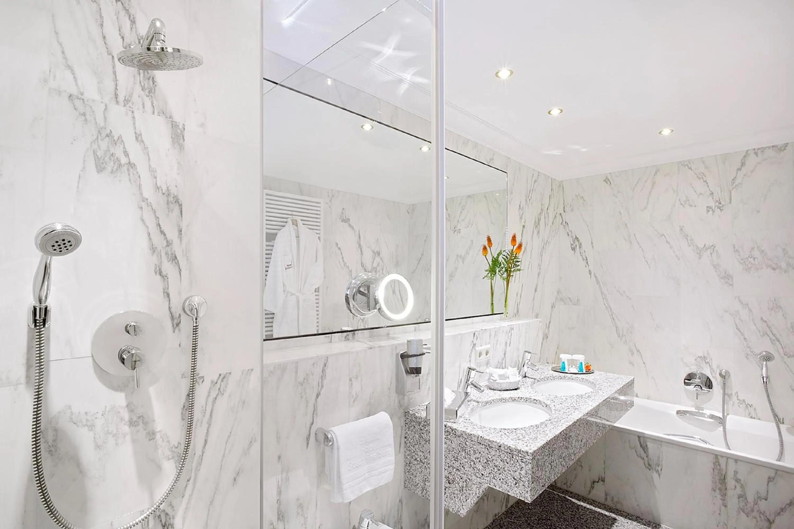 Shower in Hotel Stadt Freiburg