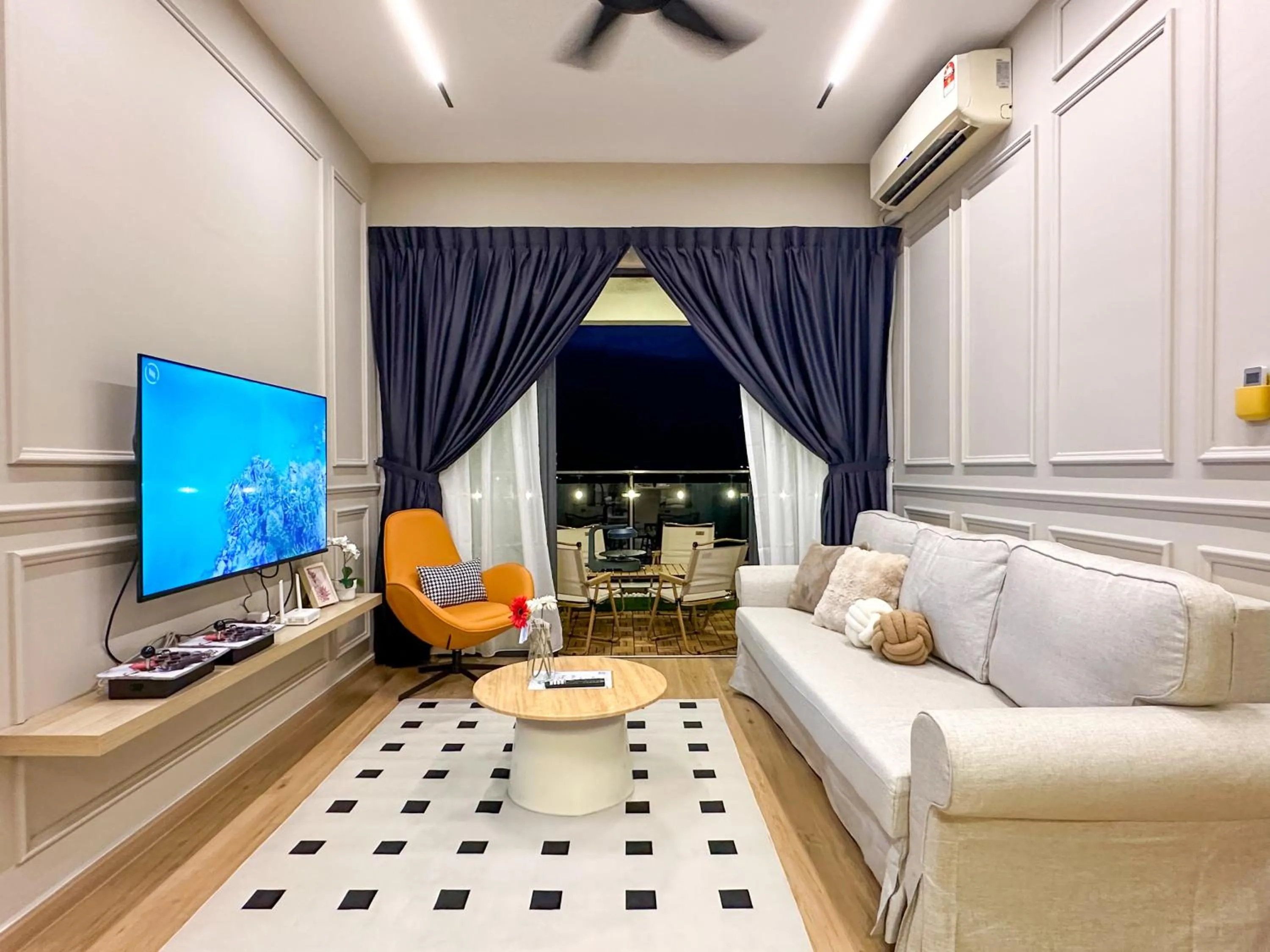 TV and multimedia in Country Garden Seaview Suite by Nest Home at Danga Bay