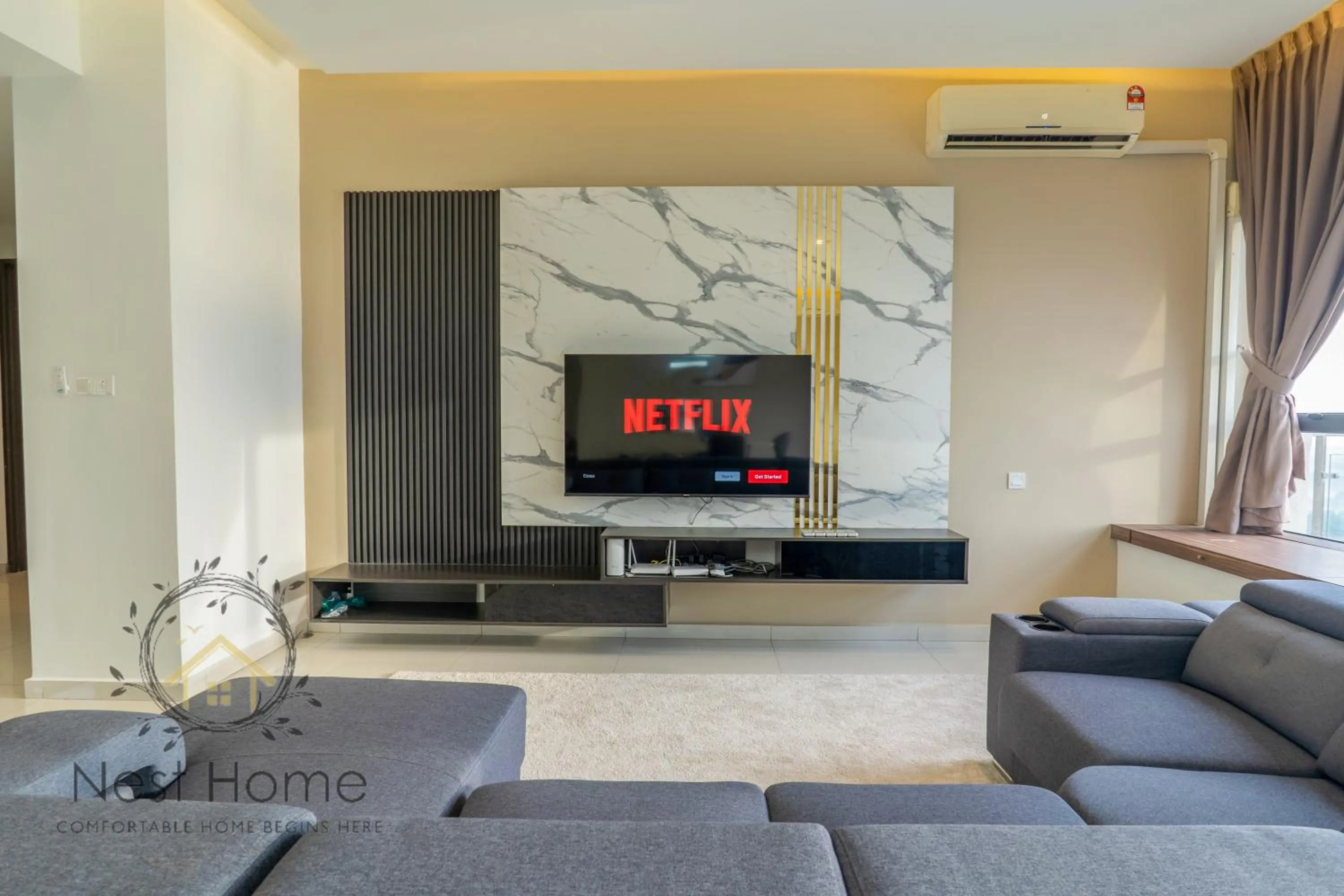 TV and multimedia in Country Garden Seaview Suite by Nest Home at Danga Bay