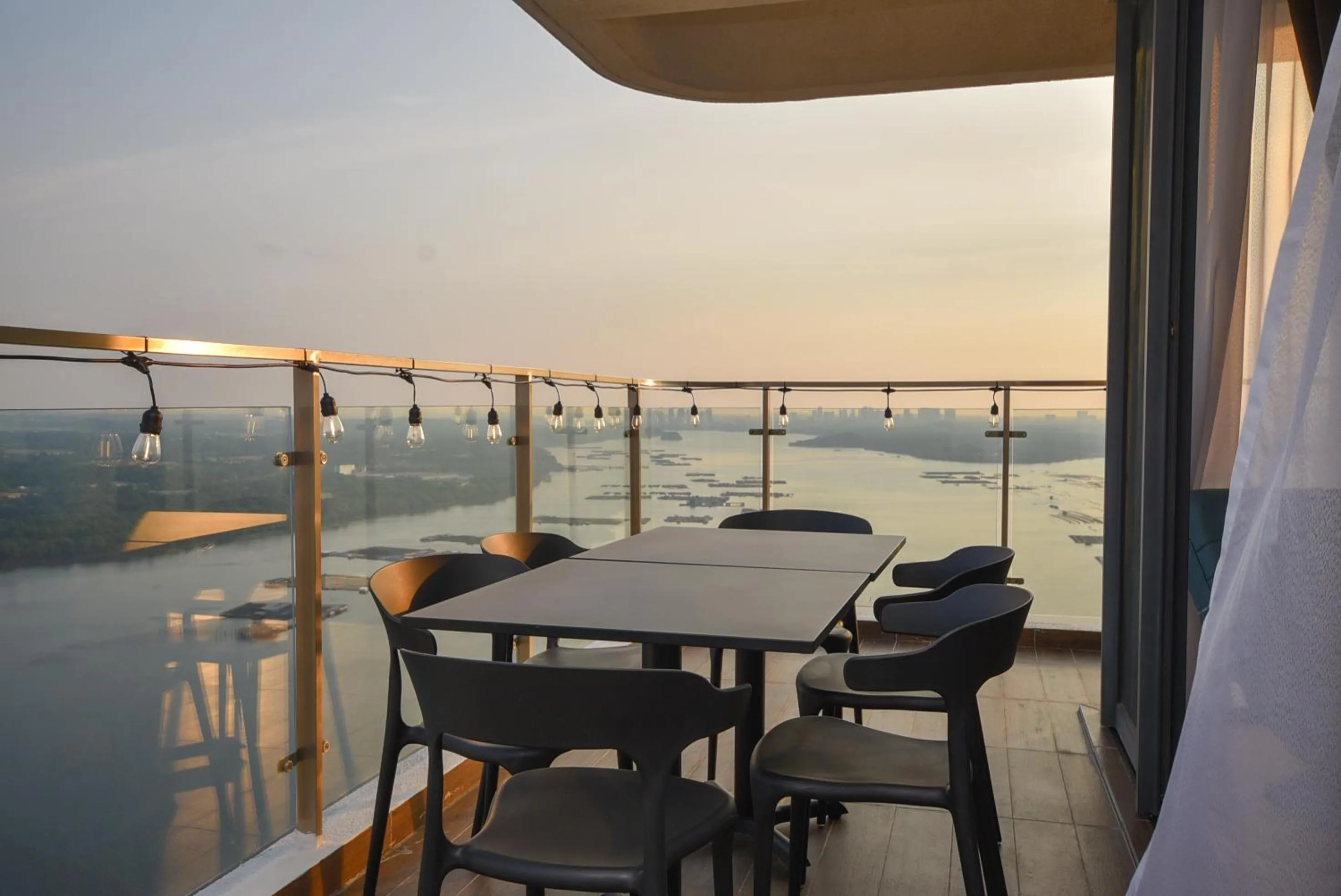 Country Garden Seaview Suite by Nest Home at Danga Bay