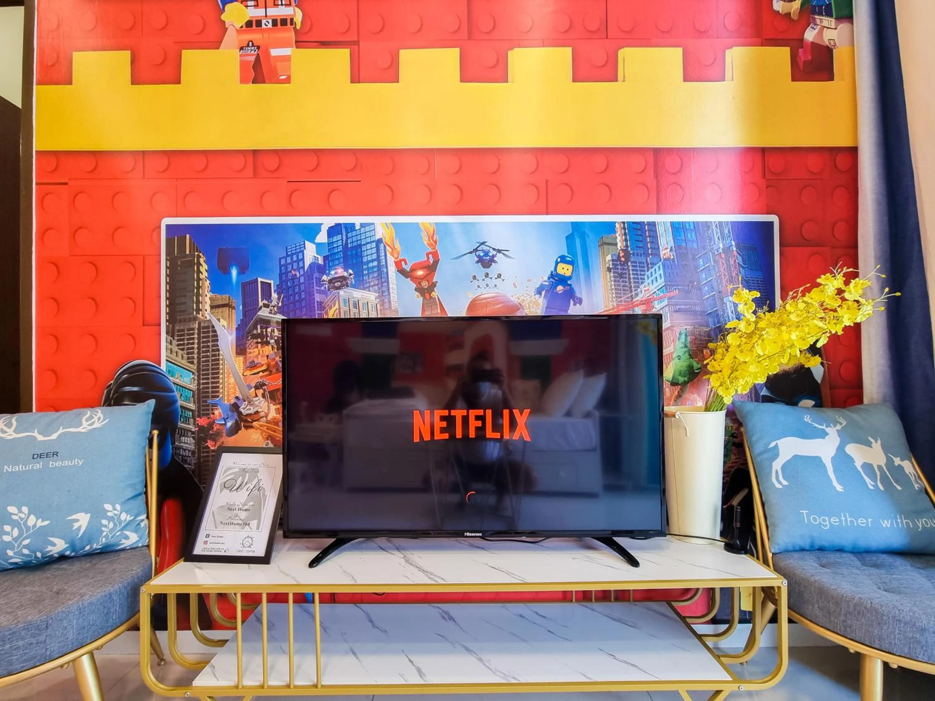 TV and multimedia in Country Garden Seaview Suite by Nest Home at Danga Bay