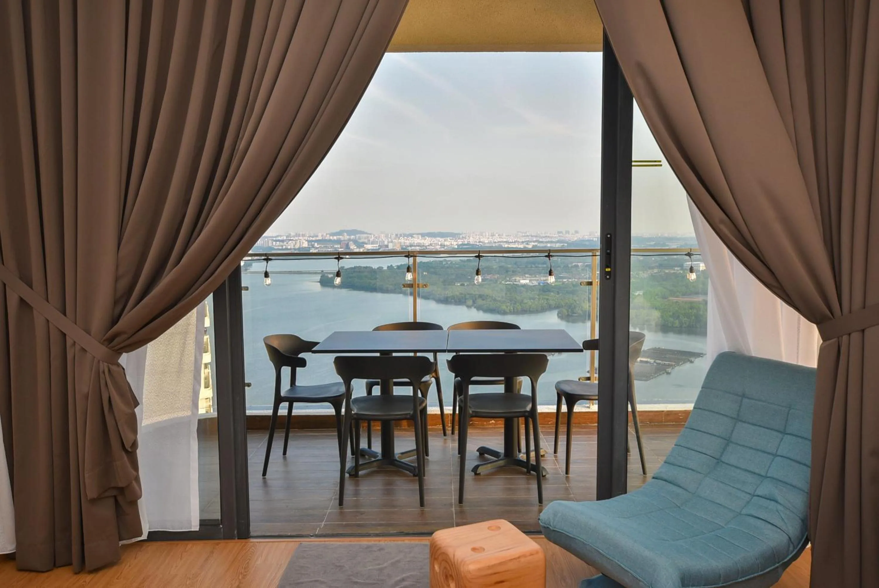 Country Garden Seaview Suite by Nest Home at Danga Bay