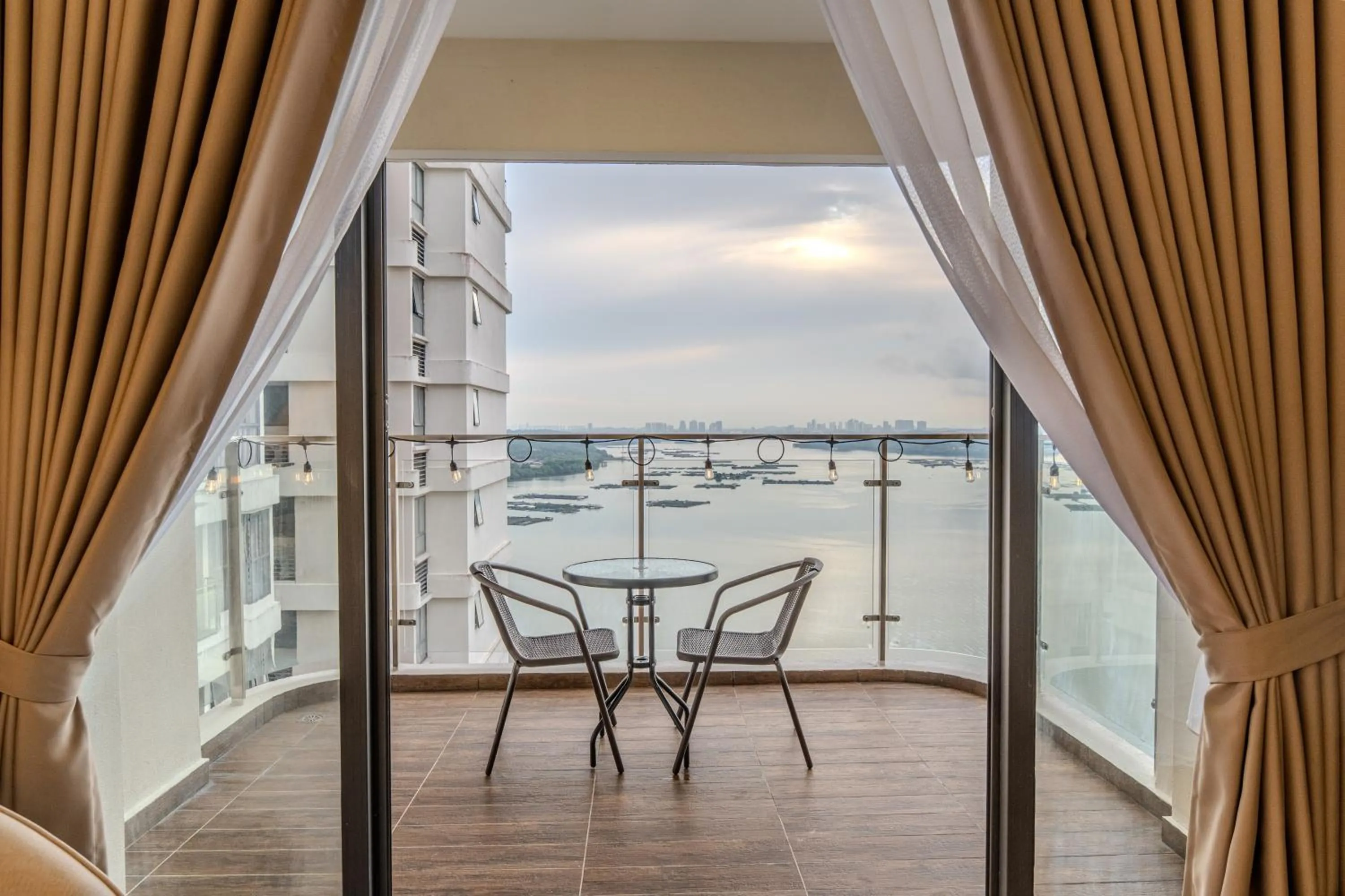 Country Garden Seaview Suite by Nest Home at Danga Bay