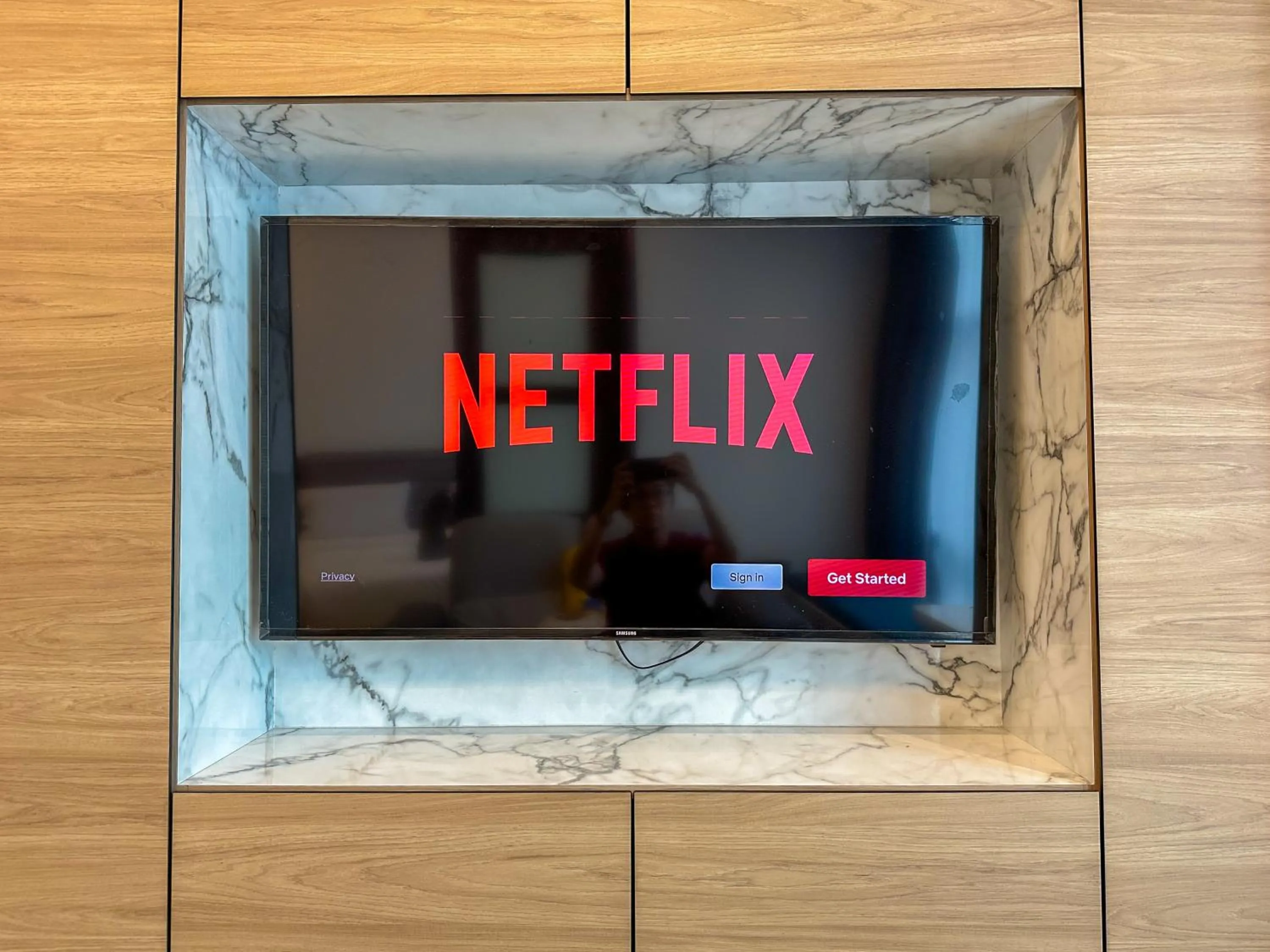 TV and multimedia in Country Garden Seaview Suite by Nest Home at Danga Bay