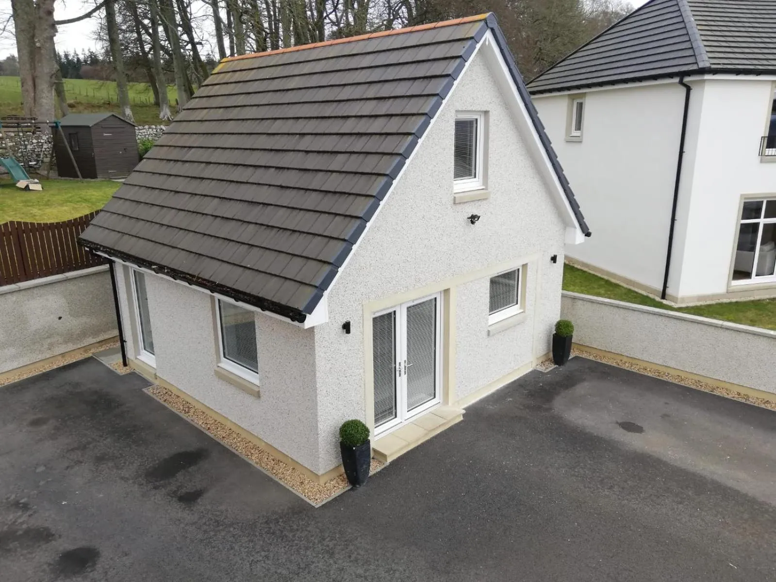 Property building in Appin Apartment