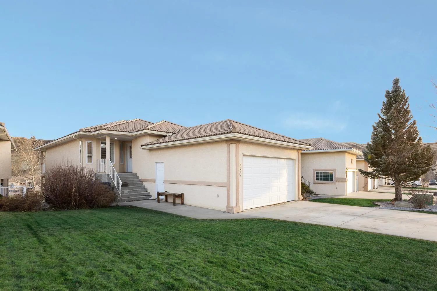 Paradise Canyon Golf Resort - Signature Walkout Condo 380