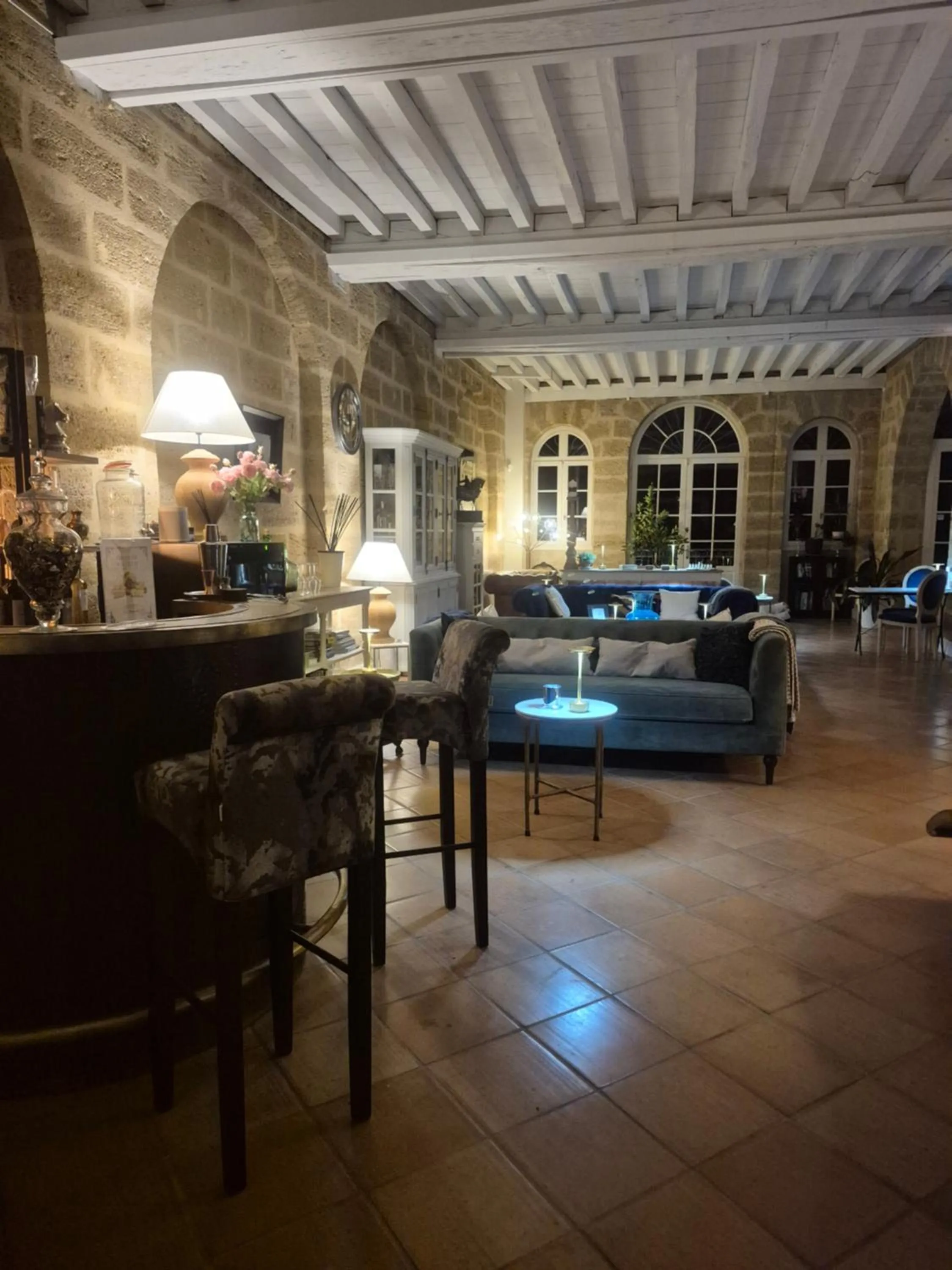 Lounge or bar in Pavillon des Millésimes, Piscine & SPA