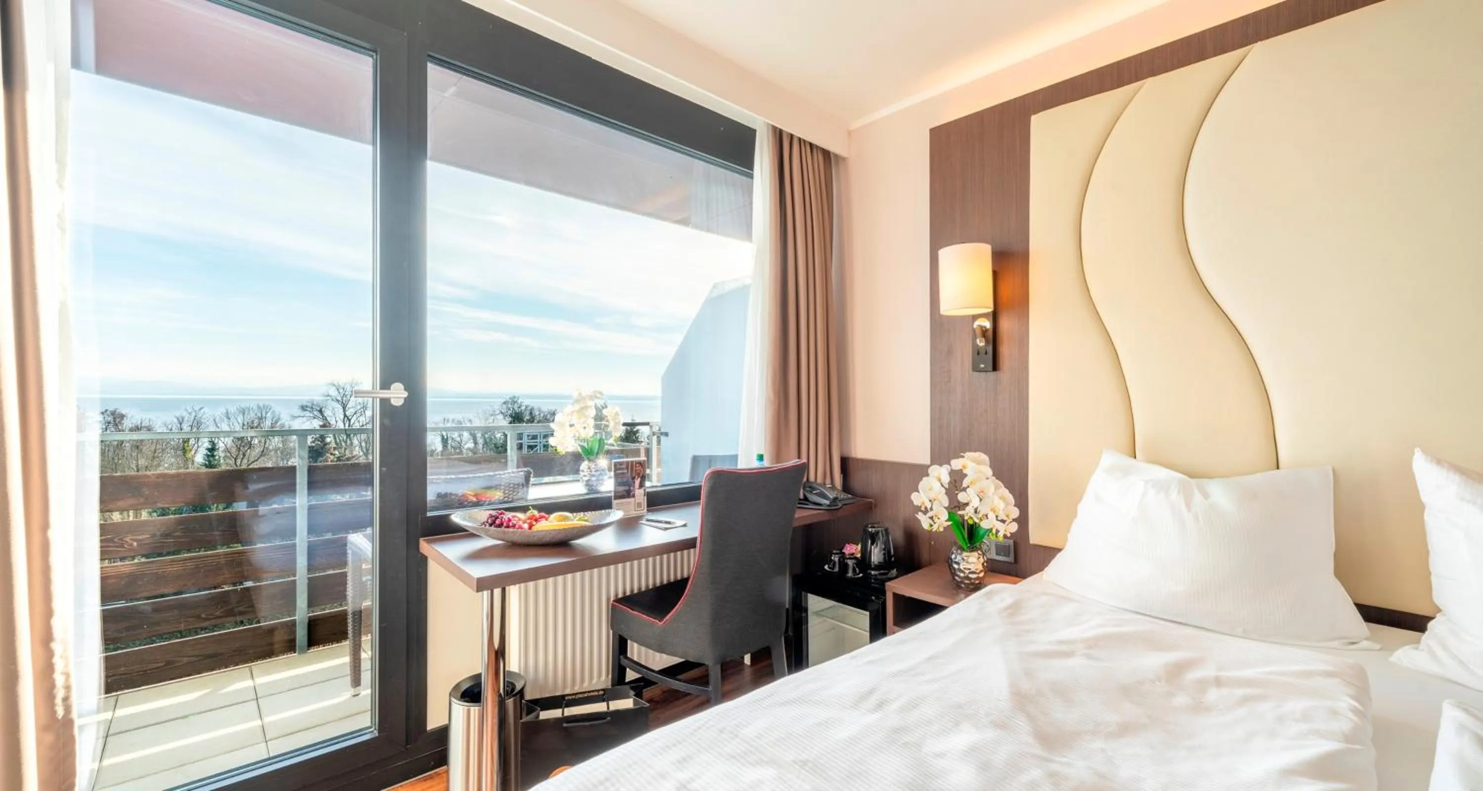 Living room, Bed in PLAZA Hotel Föhr am Bodensee