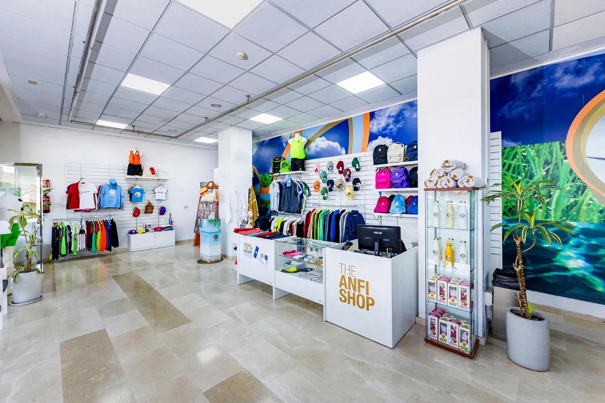 On-site shops in Anfi del Mar 1