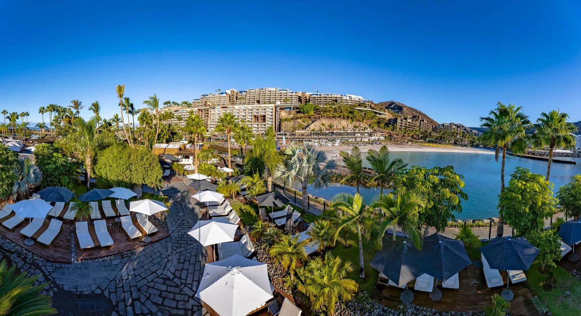 Beach in Anfi del Mar 2