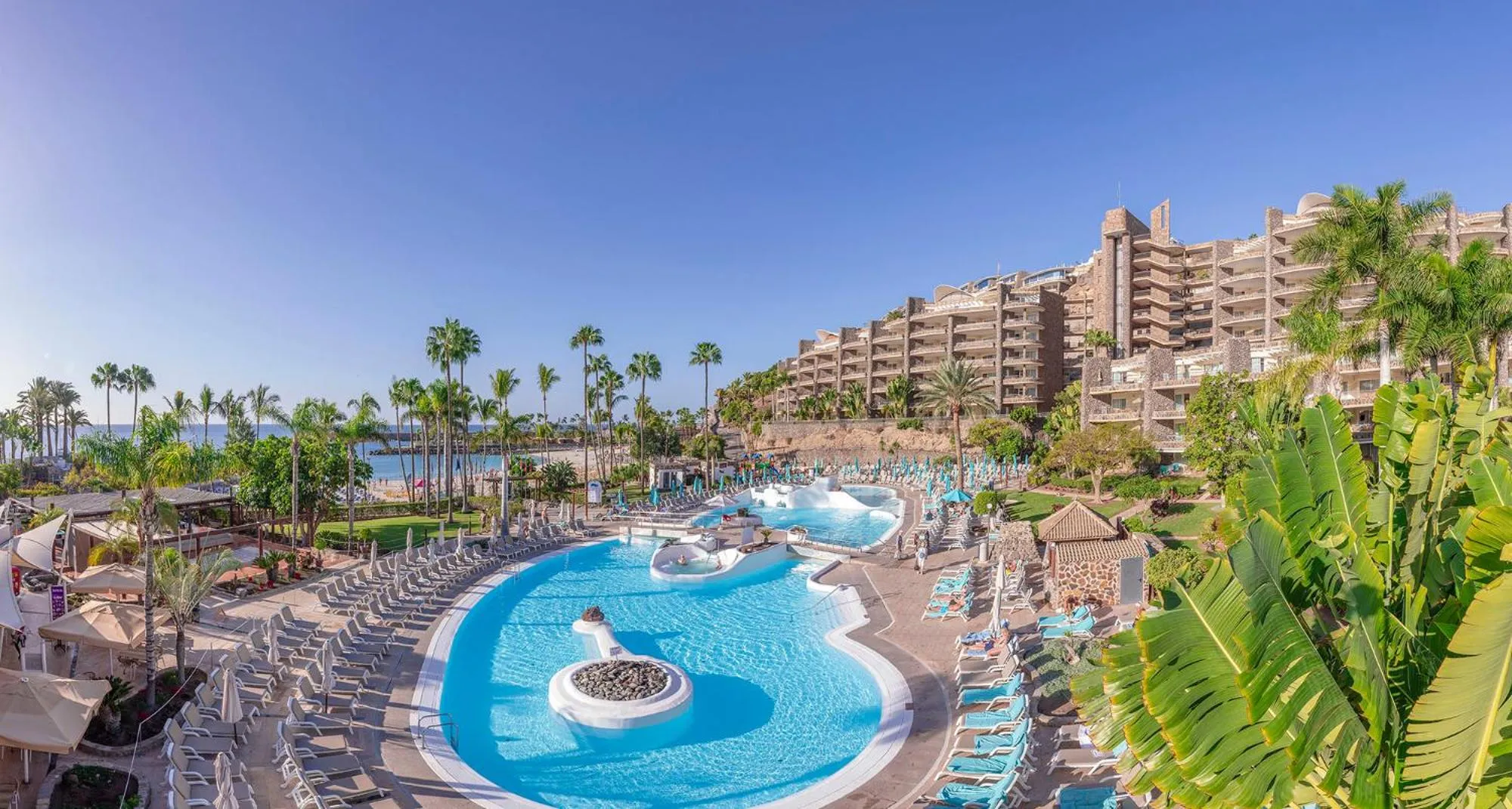 Swimming pool in Anfi del Mar 2