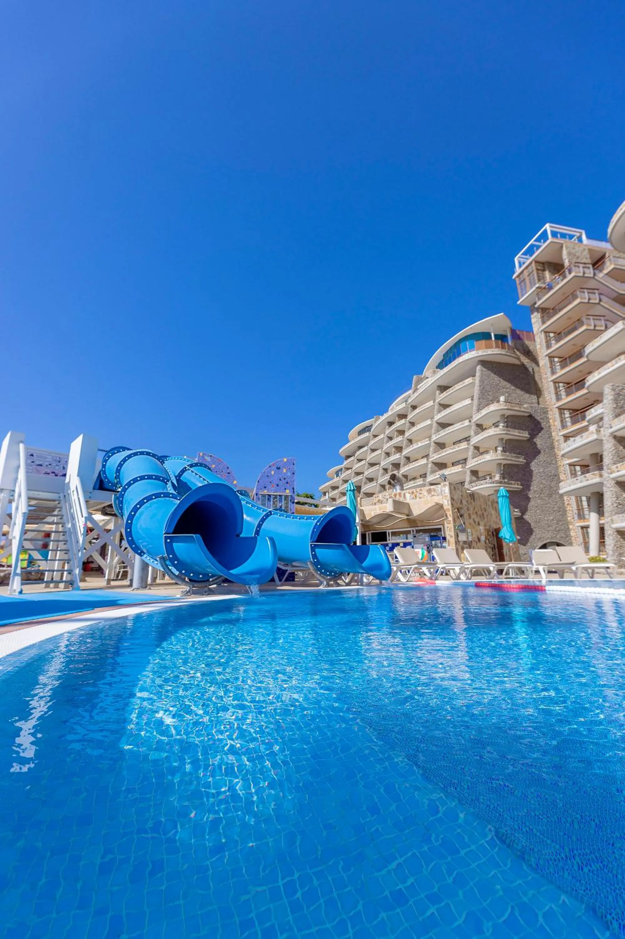 Swimming pool in Anfi del Mar 2