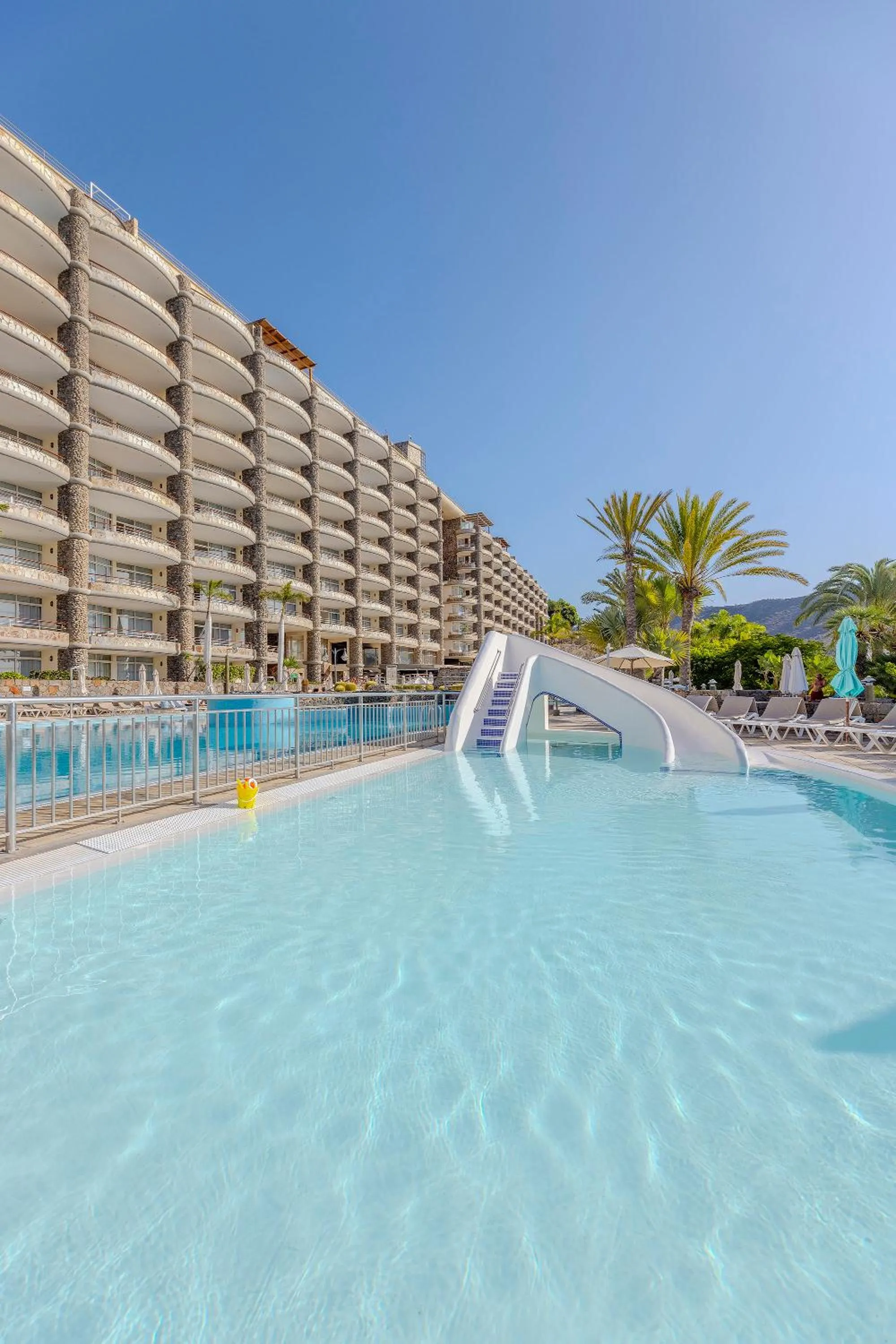 Swimming pool in Anfi del Mar 2