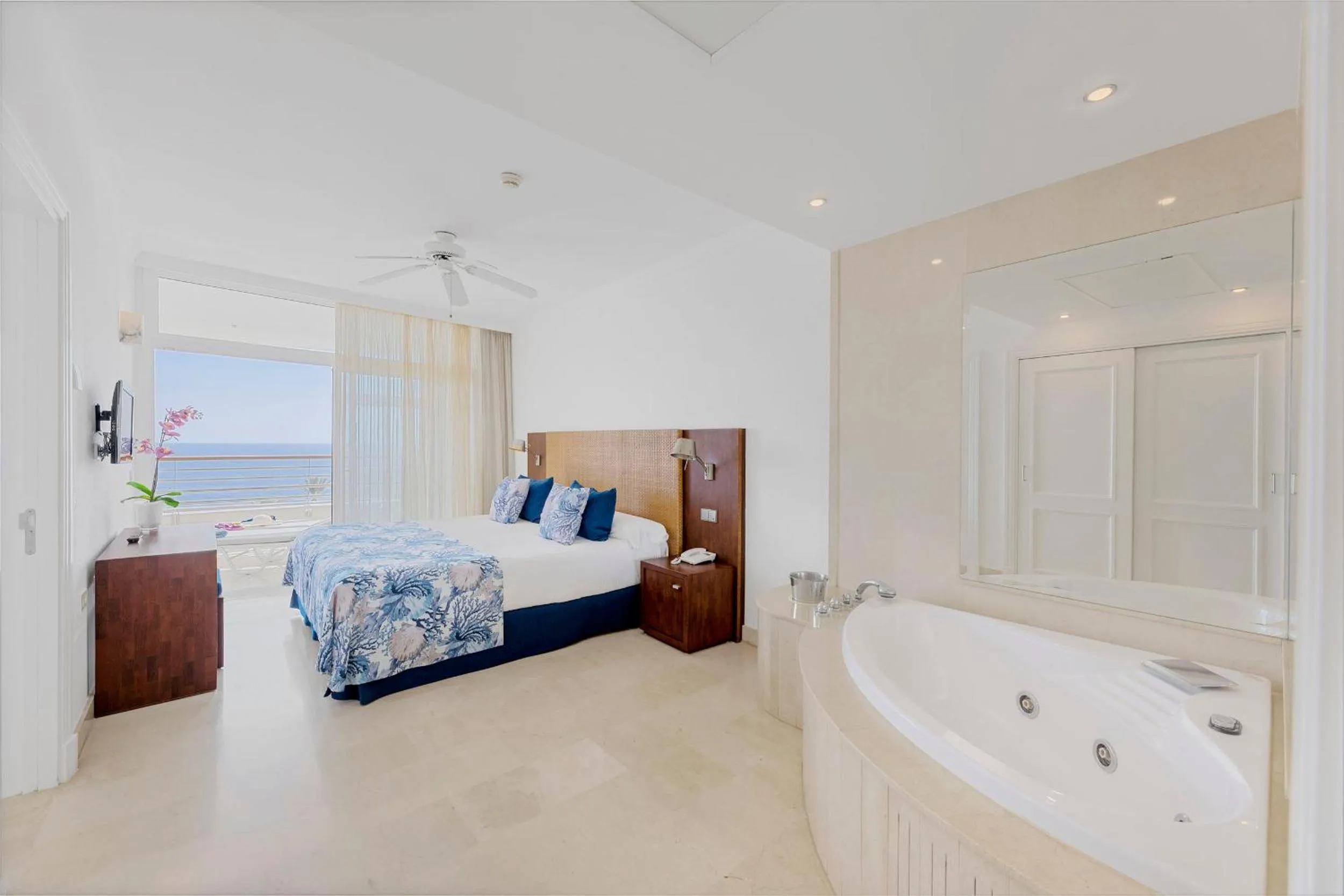 Sea view, Bed in Anfi del Mar 2