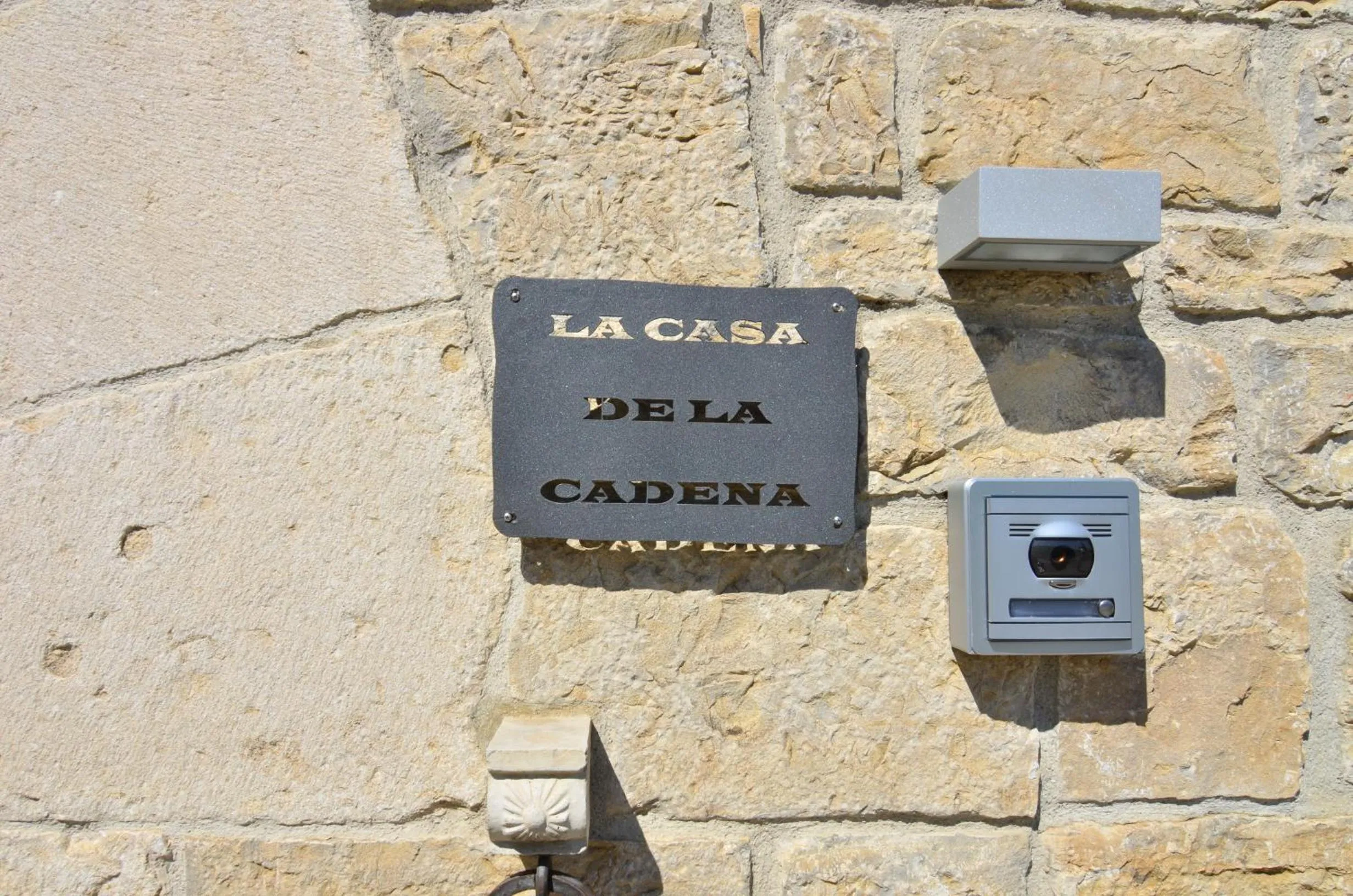 Property logo or sign in Casa de la Cadena