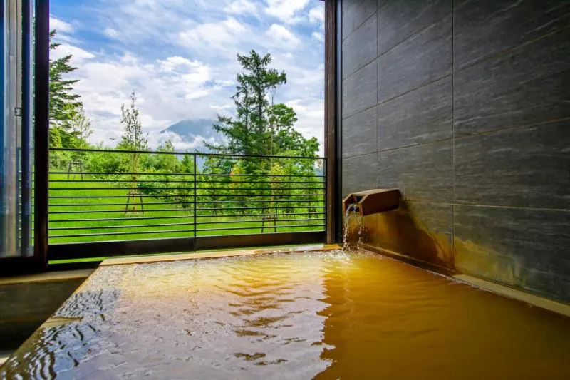 Hot Tub in NISEKO Inn of Youtei Raku Suisan