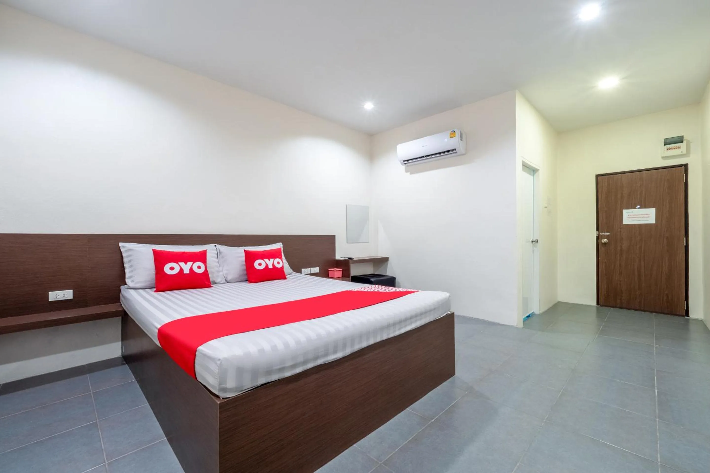 Bedroom in OYO 939 69 Resort