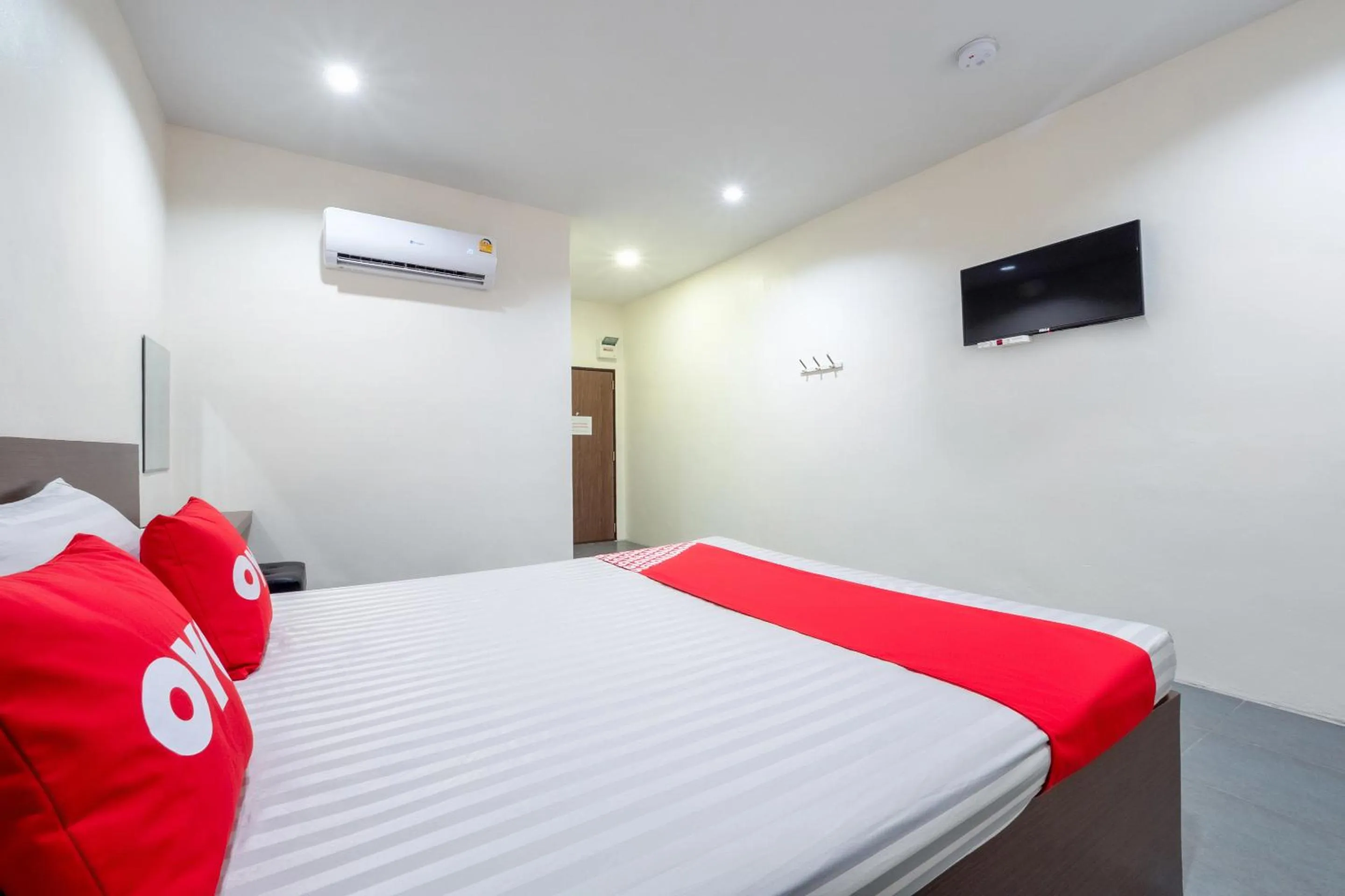 Bedroom in OYO 939 69 Resort