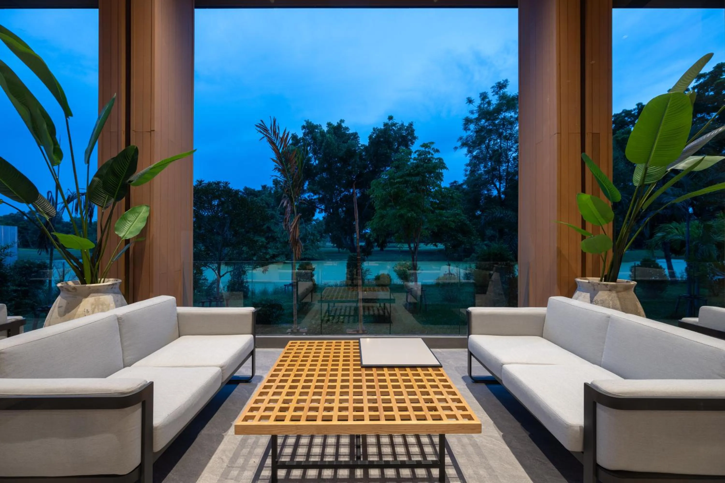 Garden in Sappaya Hotel By Lotus Valley Golf Resort