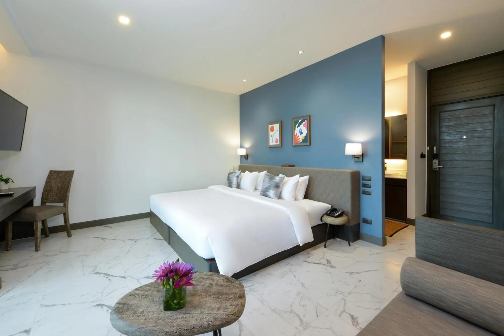 Photo of the whole room, Bed in Sappaya Hotel By Lotus Valley Golf Resort