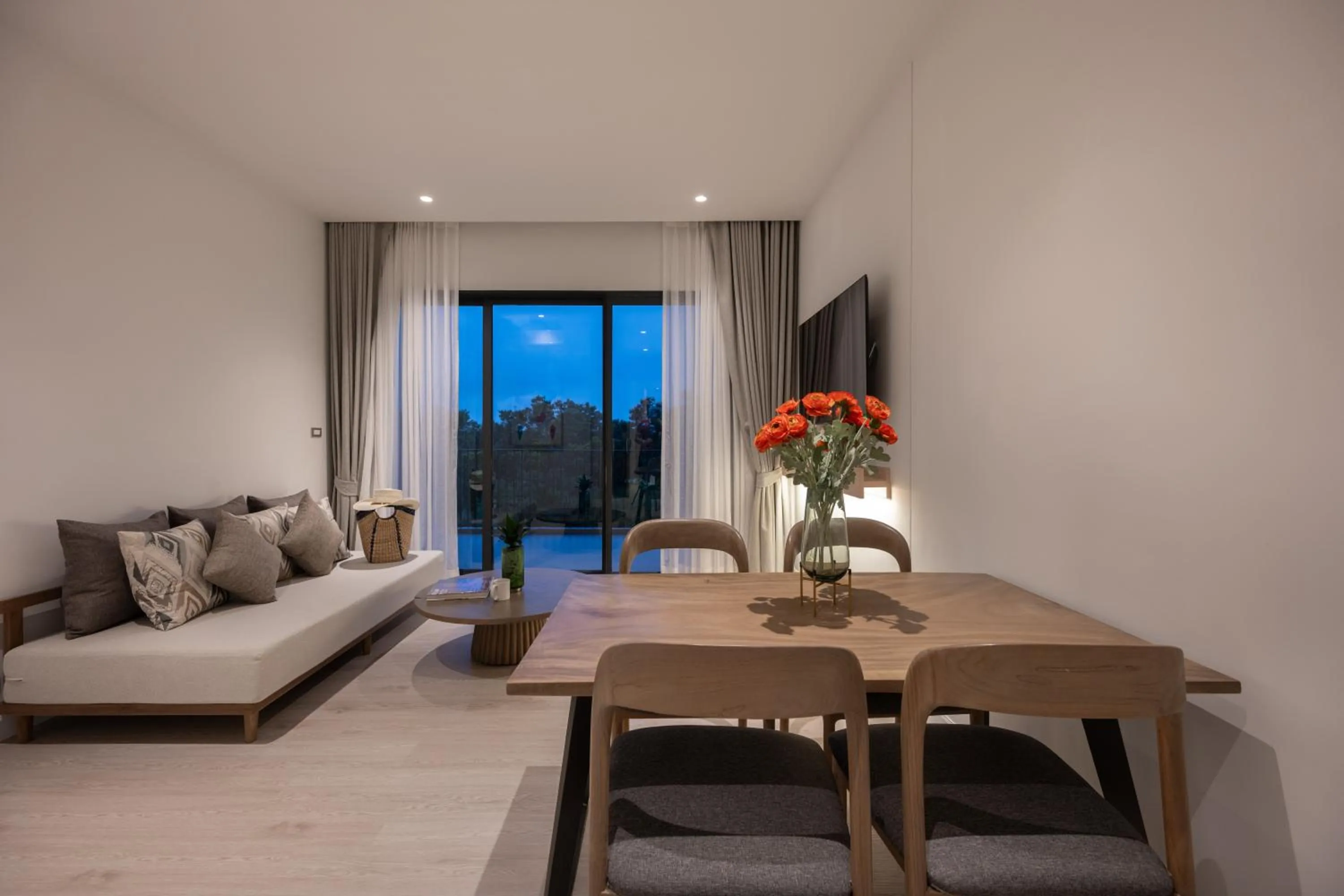 Seating area in Sappaya Hotel By Lotus Valley Golf Resort