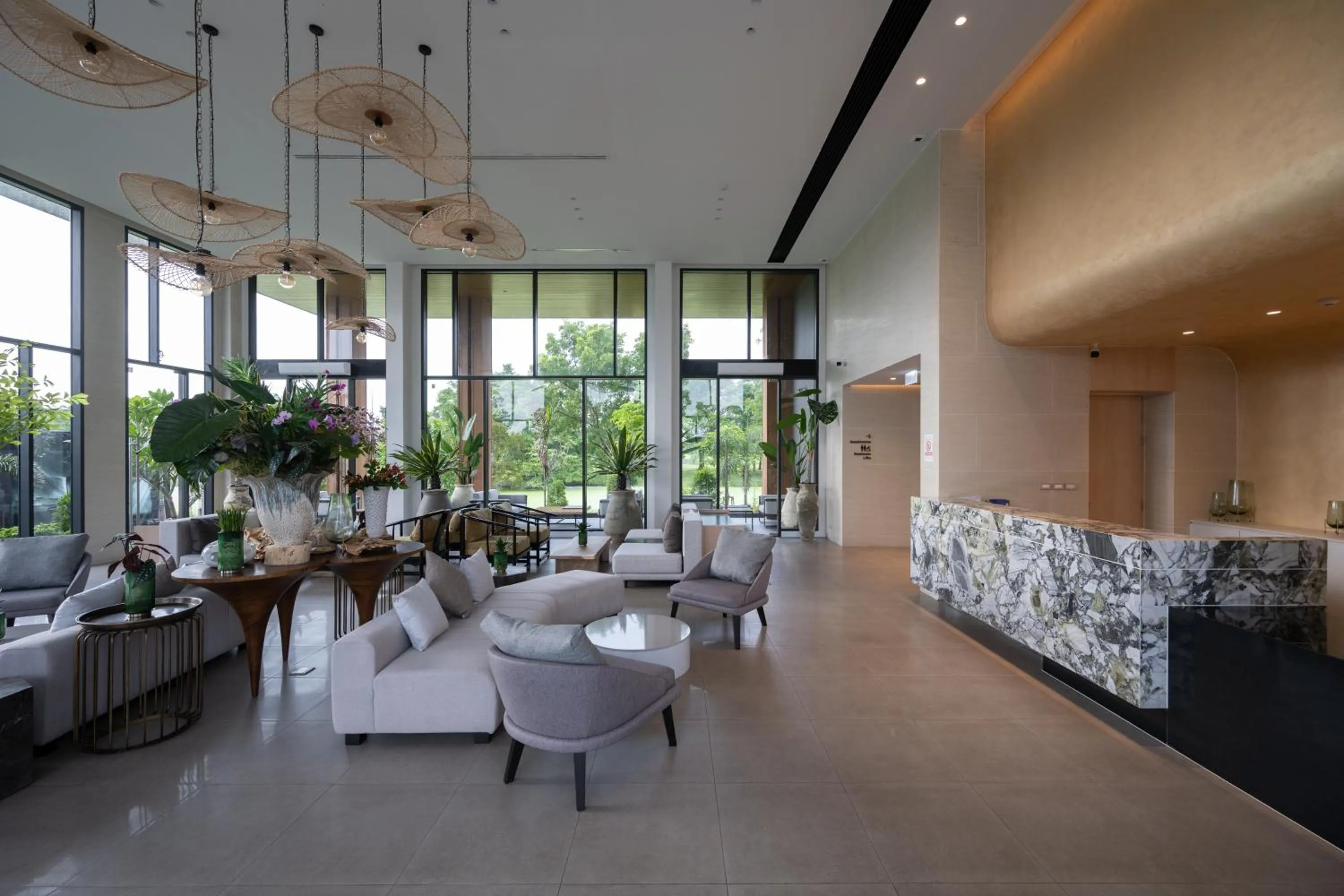 Lobby or reception in Sappaya Hotel By Lotus Valley Golf Resort