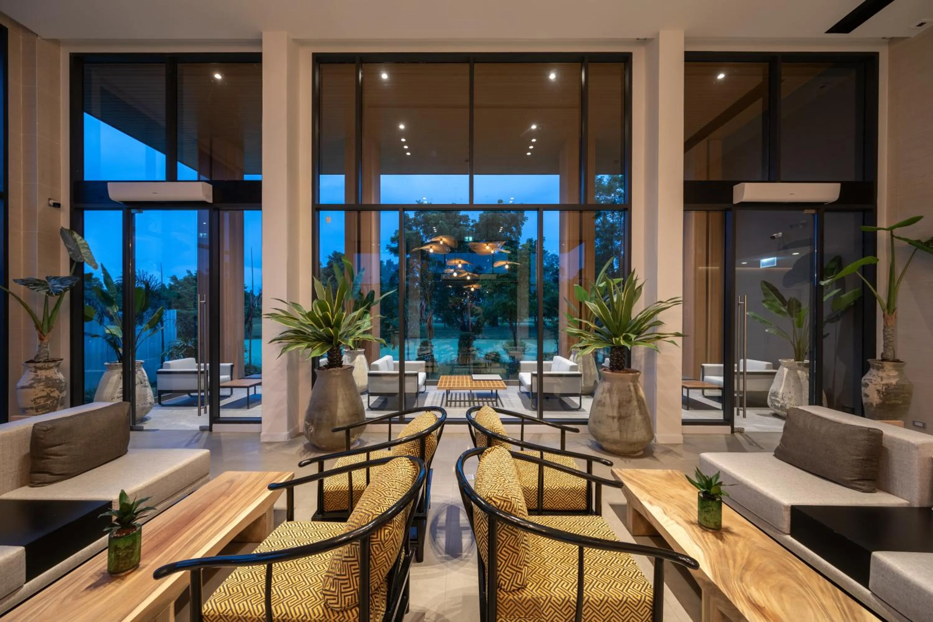 Lobby or reception in Sappaya Hotel By Lotus Valley Golf Resort