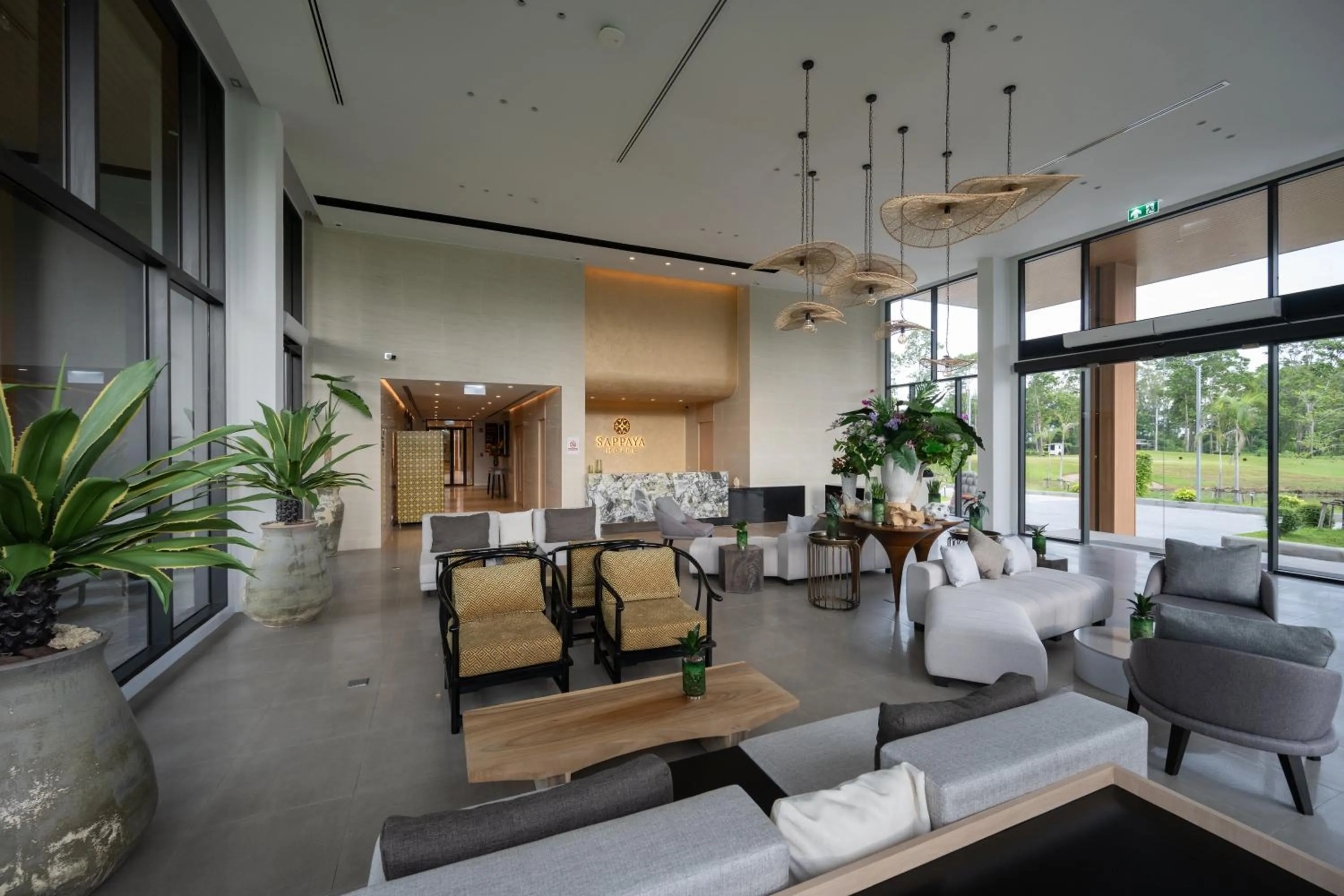 Lobby or reception in Sappaya Hotel By Lotus Valley Golf Resort