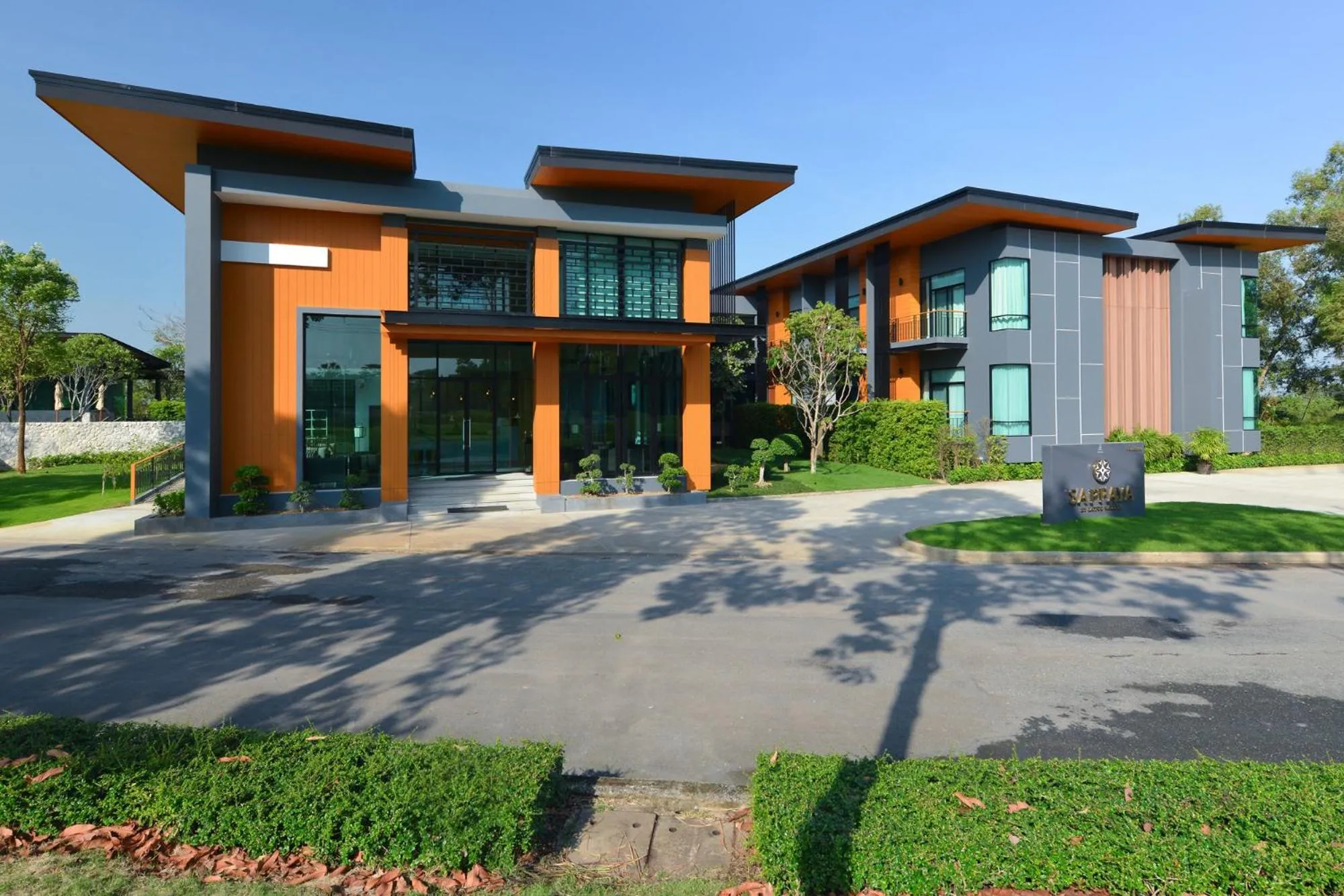 Property building in Sappaya Hotel By Lotus Valley Golf Resort