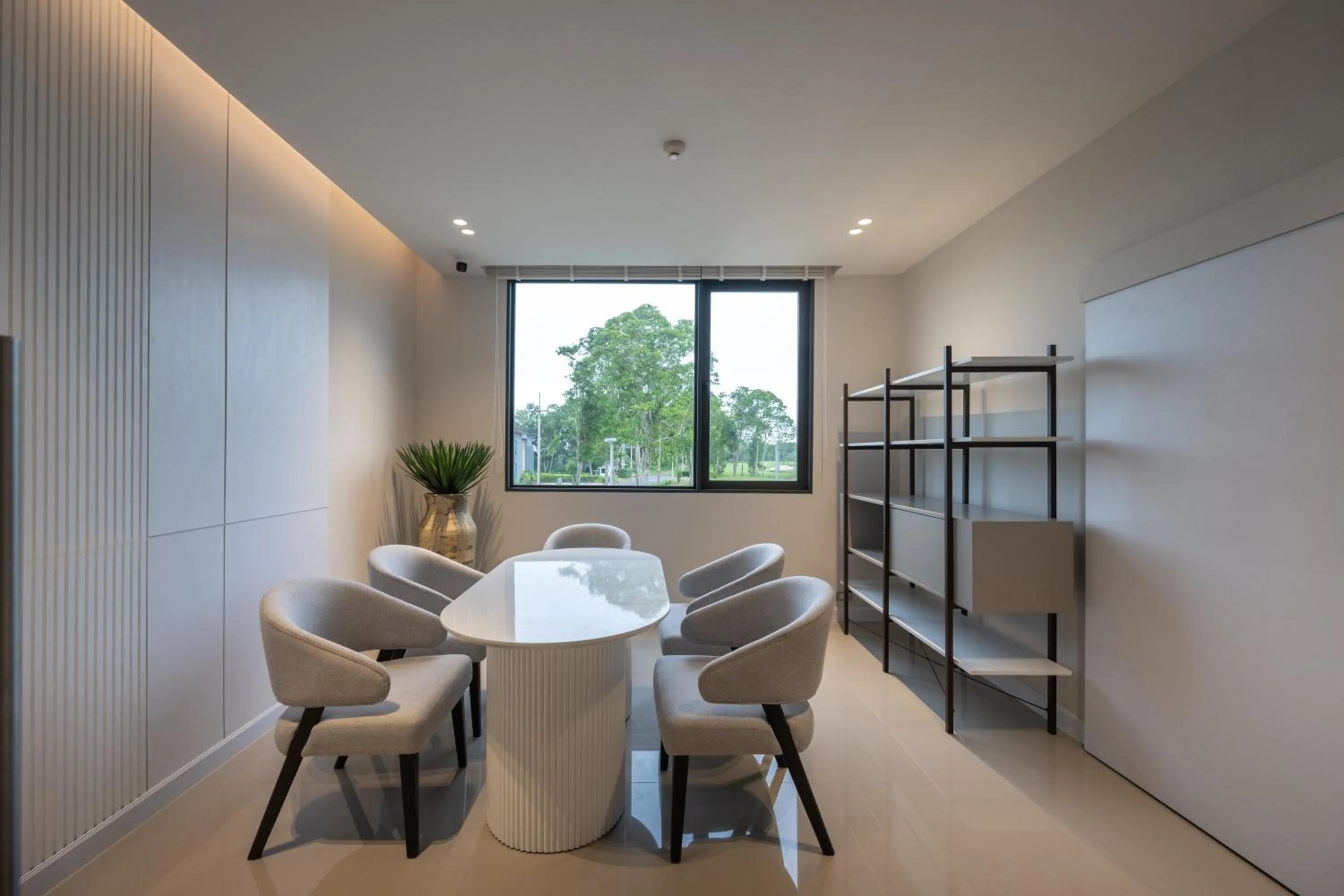 Seating area in Sappaya Hotel By Lotus Valley Golf Resort