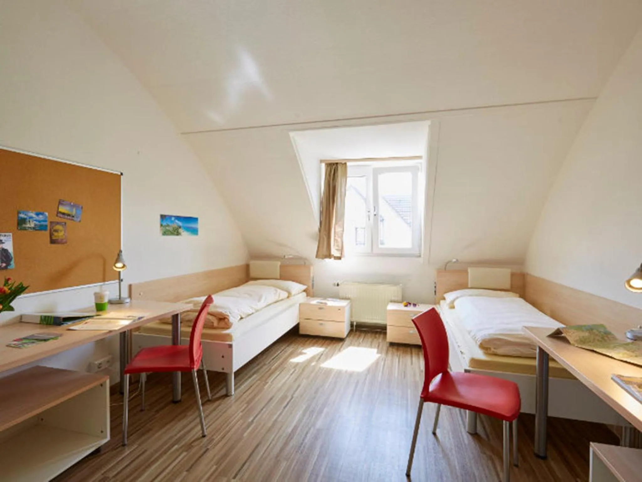 Bed in Gästehaus des GOETHE-Institut Freiburg