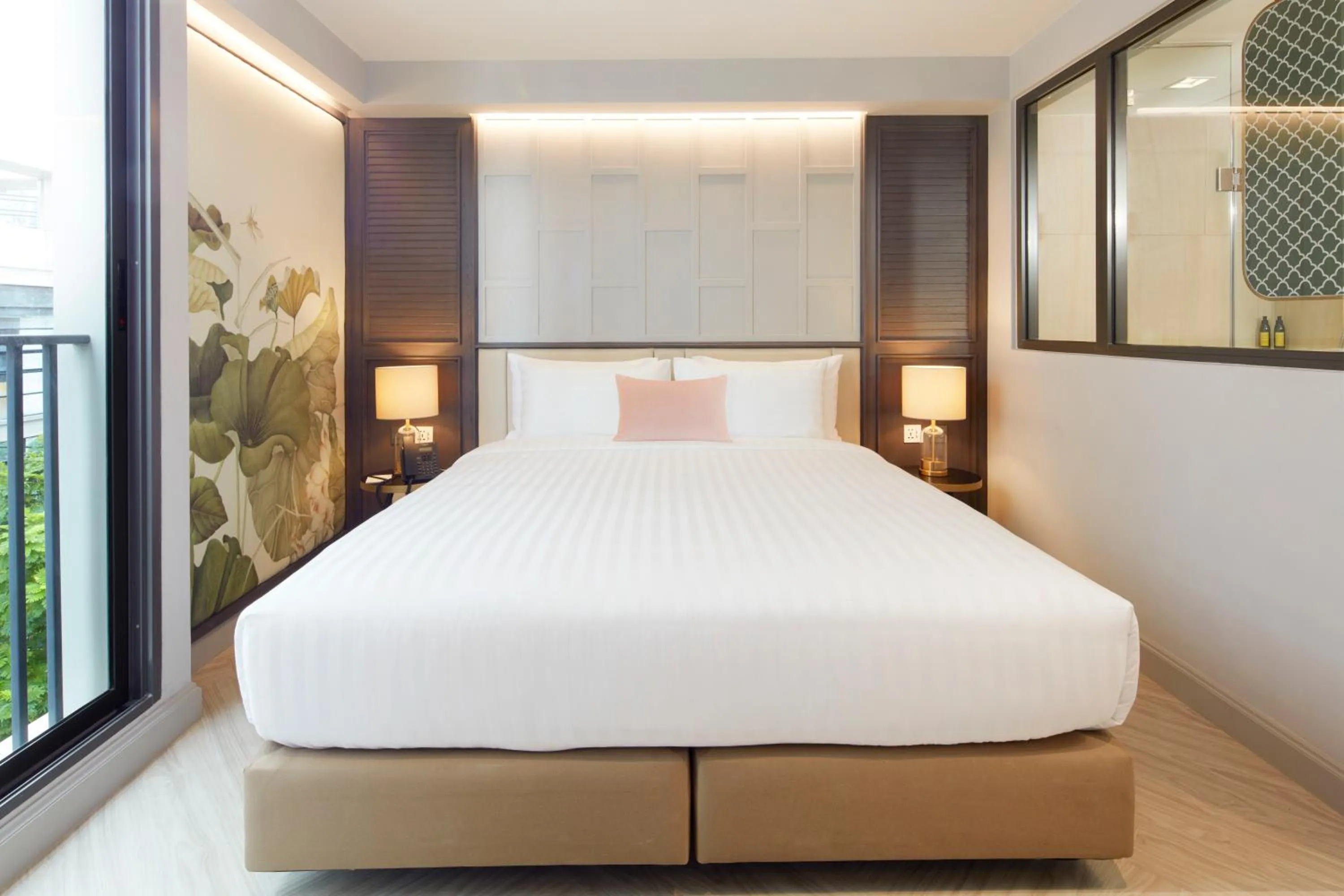 Bed in The Quarter Ploenchit by UHG