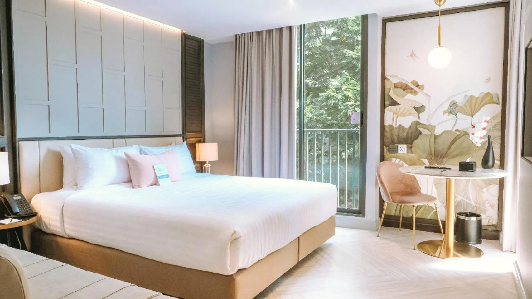 Photo of the whole room, Bed in The Quarter Ploenchit by UHG