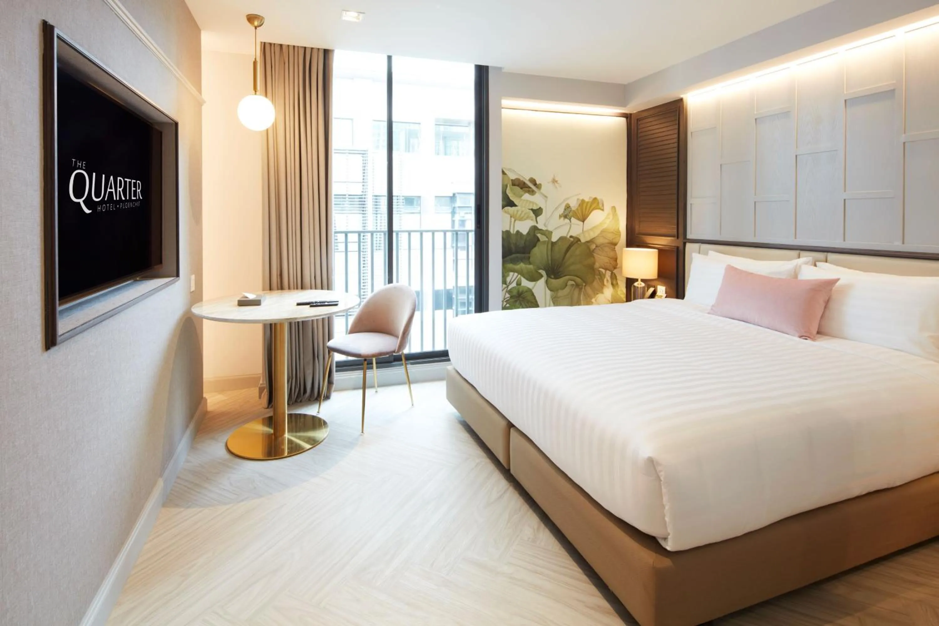 Photo of the whole room, Bed in The Quarter Ploenchit by UHG