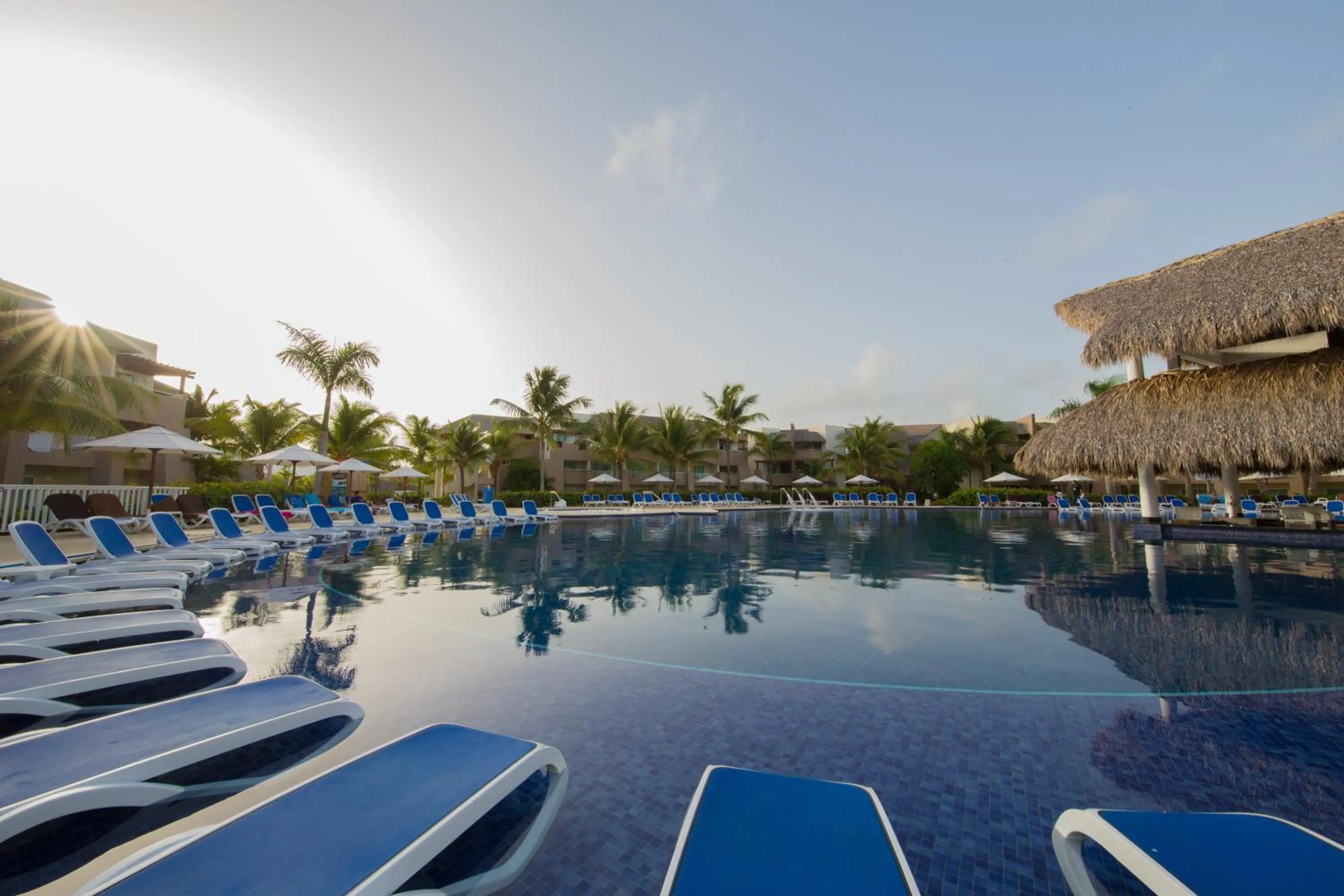 Swimming pool in Royalton Splash Punta Cana, An Autograph Collection All-Inclusive Resort & Casino