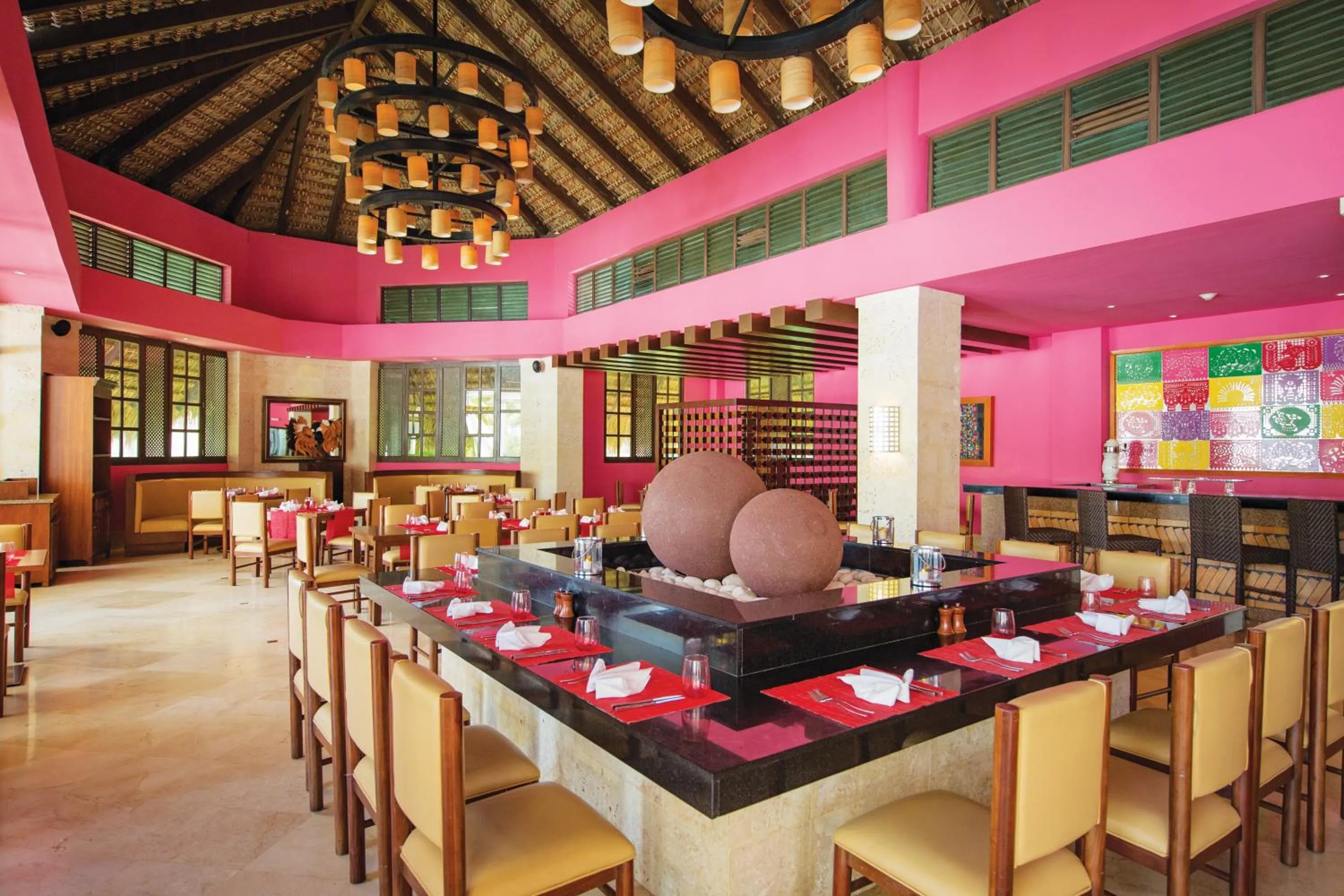 Restaurant/places to eat in Royalton Splash Punta Cana, An Autograph Collection All-Inclusive Resort & Casino