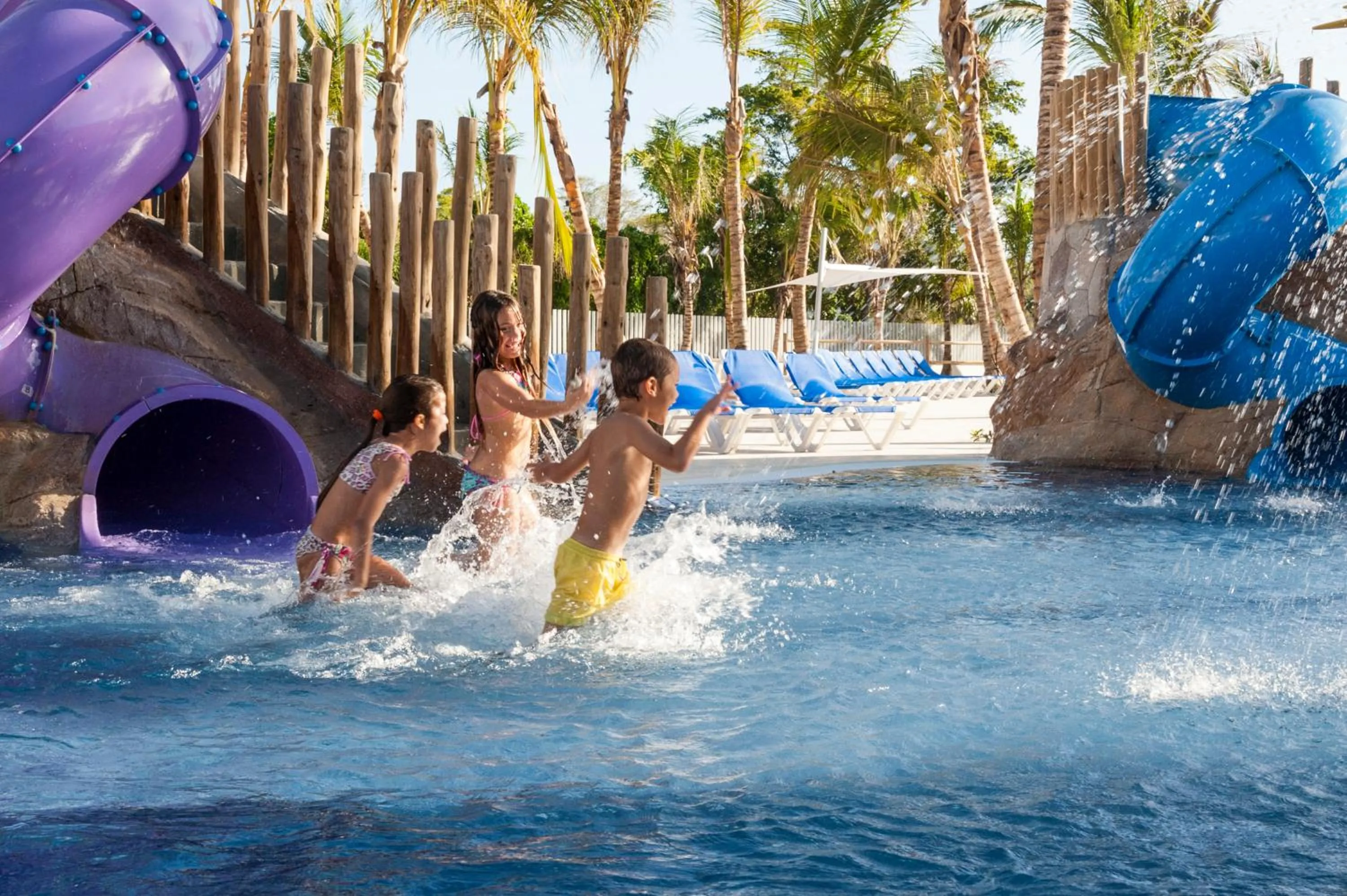 Swimming pool in Royalton Splash Punta Cana, An Autograph Collection All-Inclusive Resort & Casino