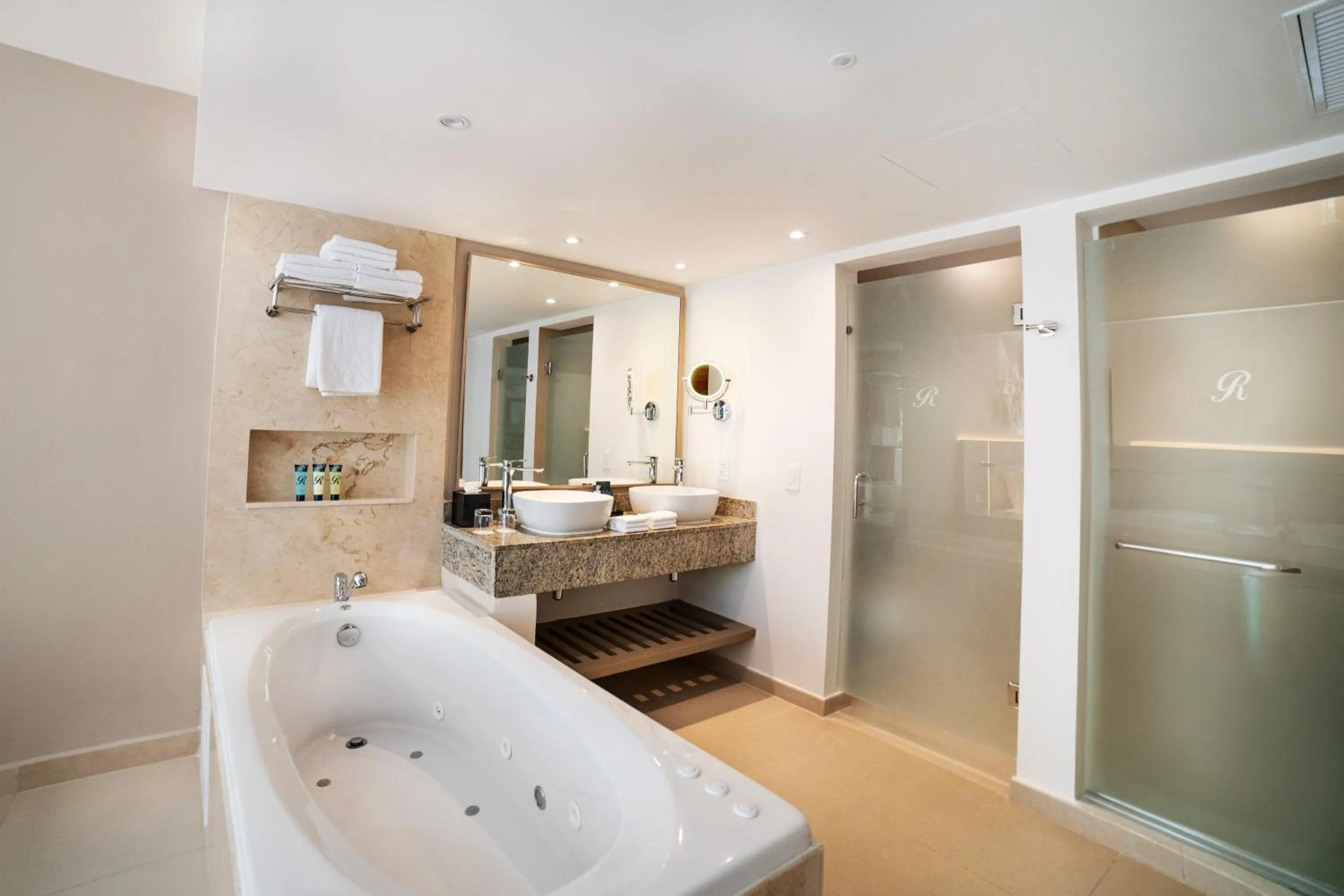 Hot Tub in Royalton Punta Cana, An Autograph Collection All-Inclusive Resort & Casino