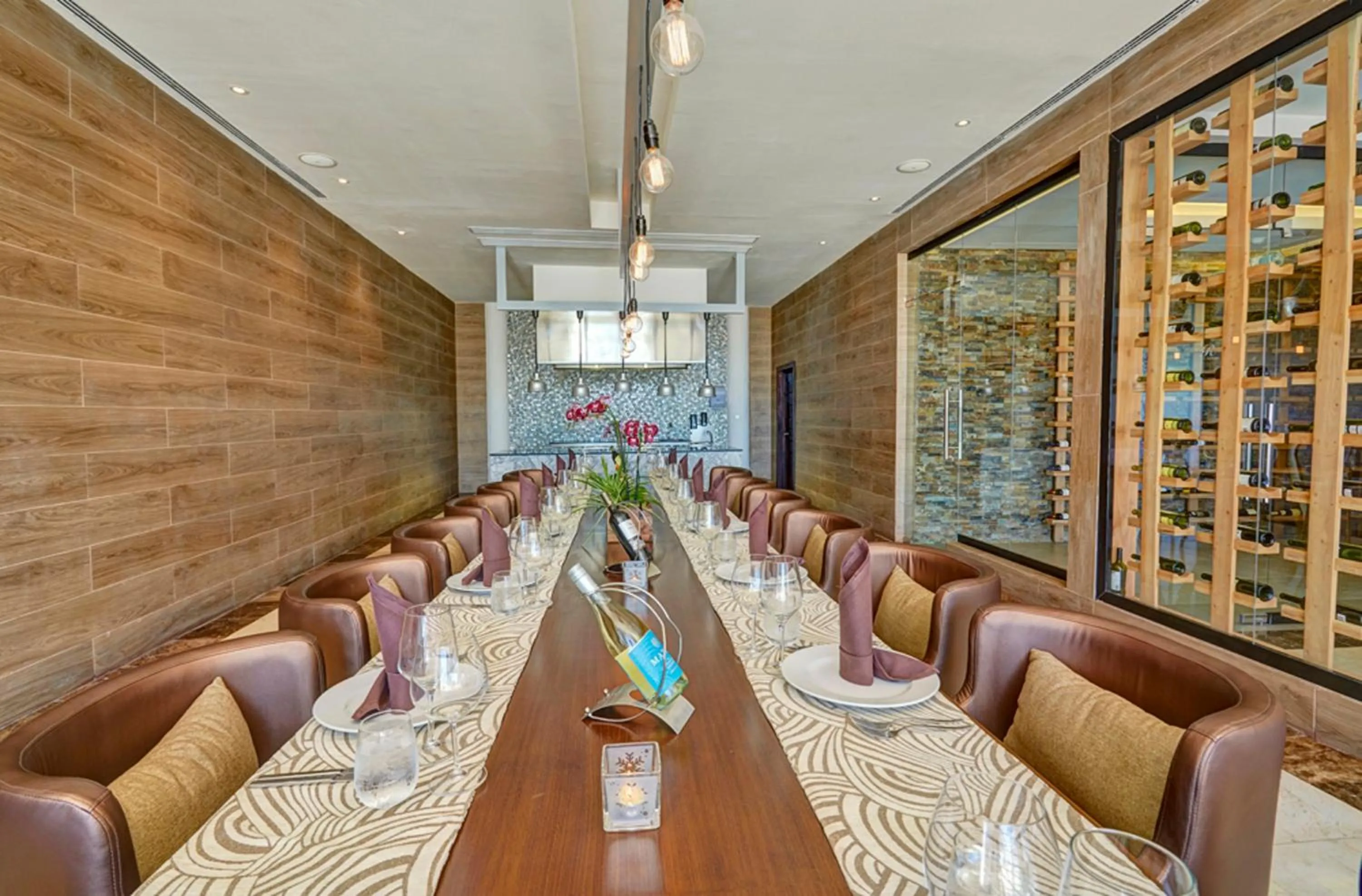 Restaurant/places to eat in Royalton Punta Cana, An Autograph Collection All-Inclusive Resort & Casino