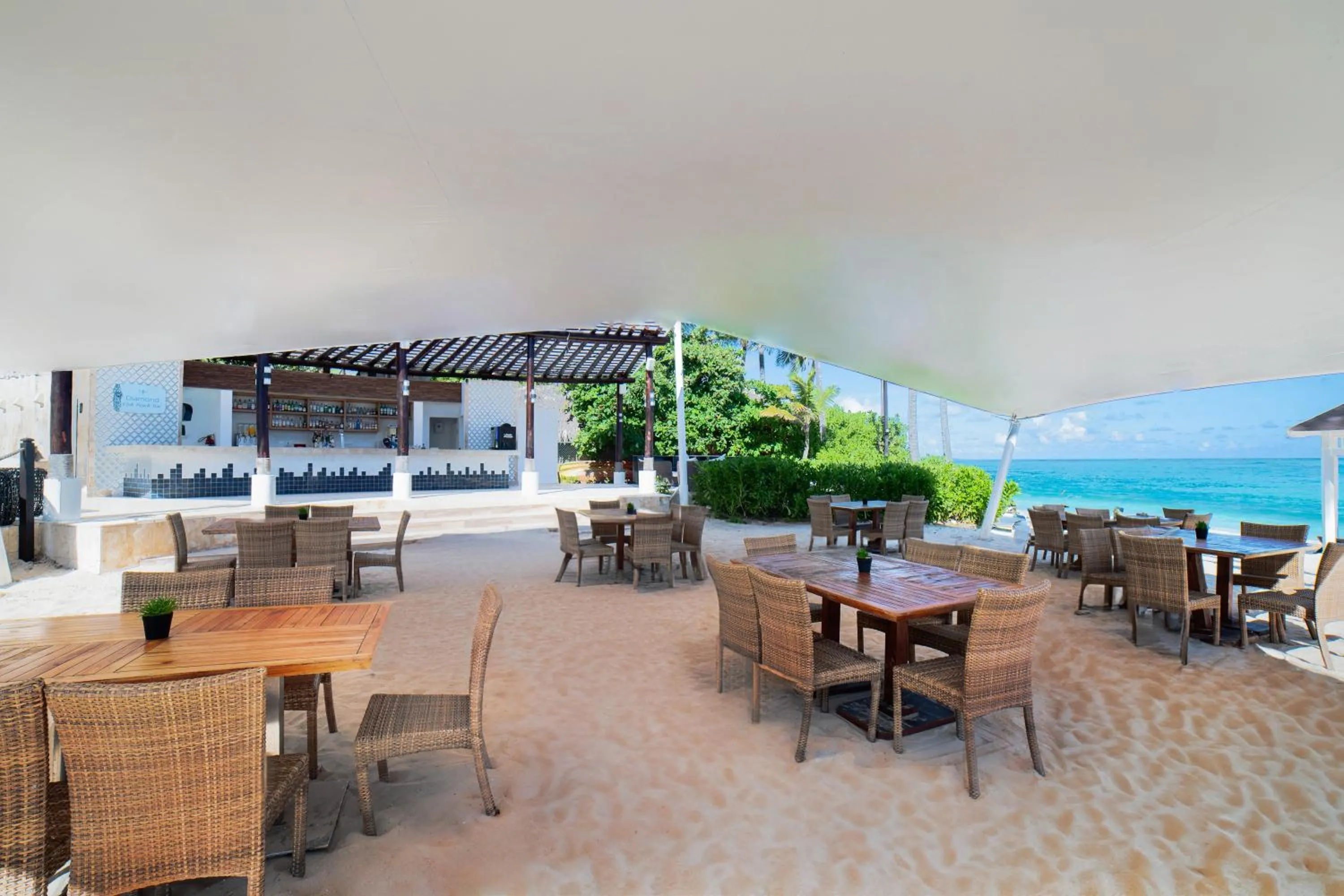 Restaurant/places to eat in Royalton Punta Cana, An Autograph Collection All-Inclusive Resort & Casino