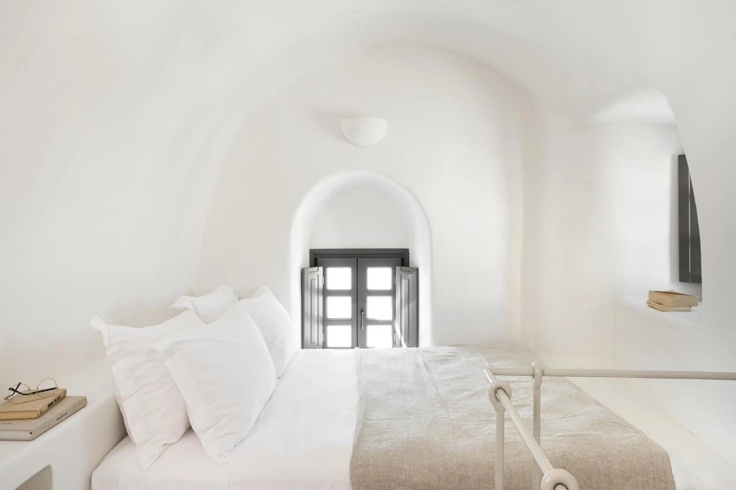 Bedroom, Bed in Armenaki