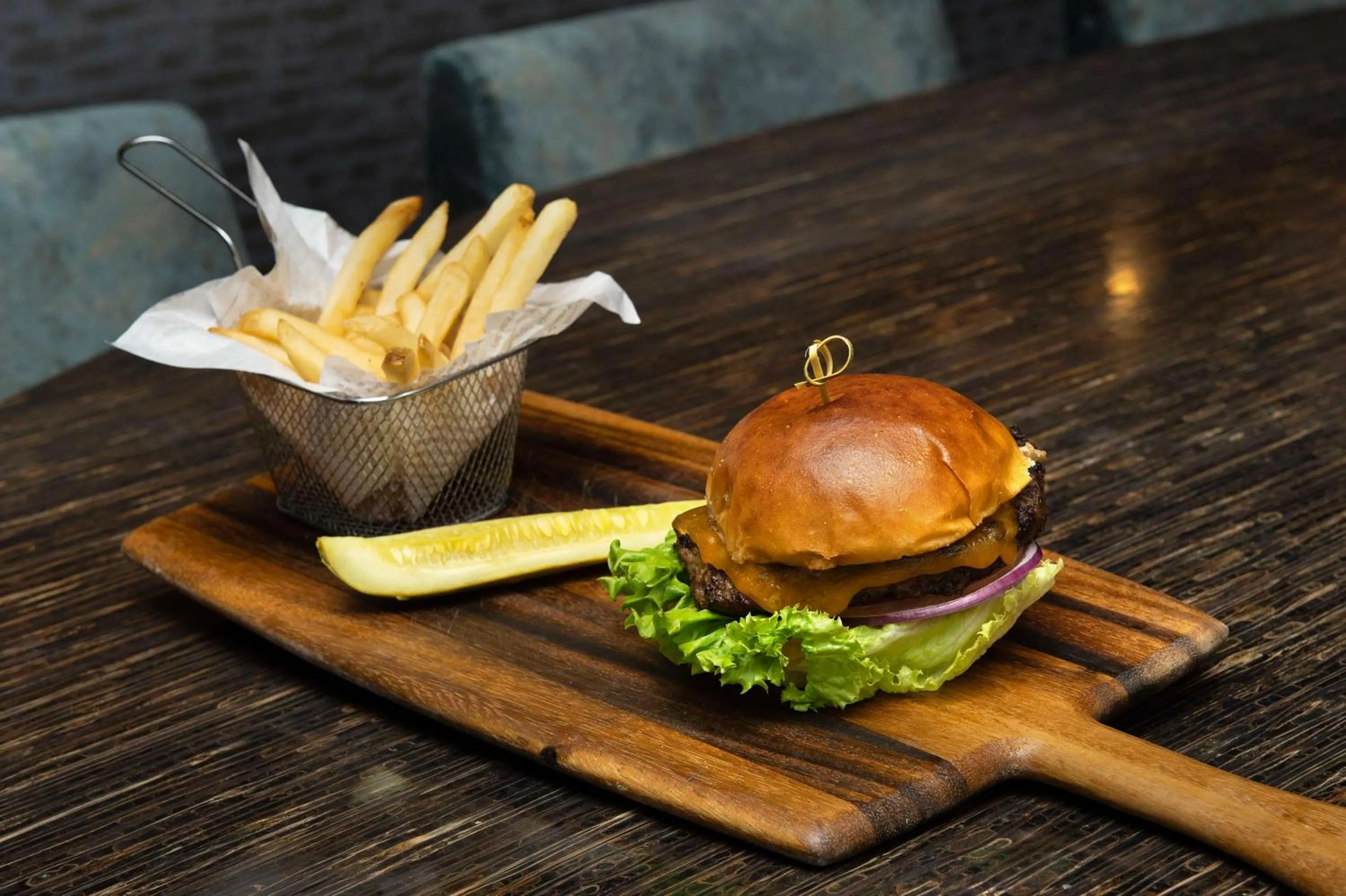 Lounge or bar in Embassy Suites Springfield