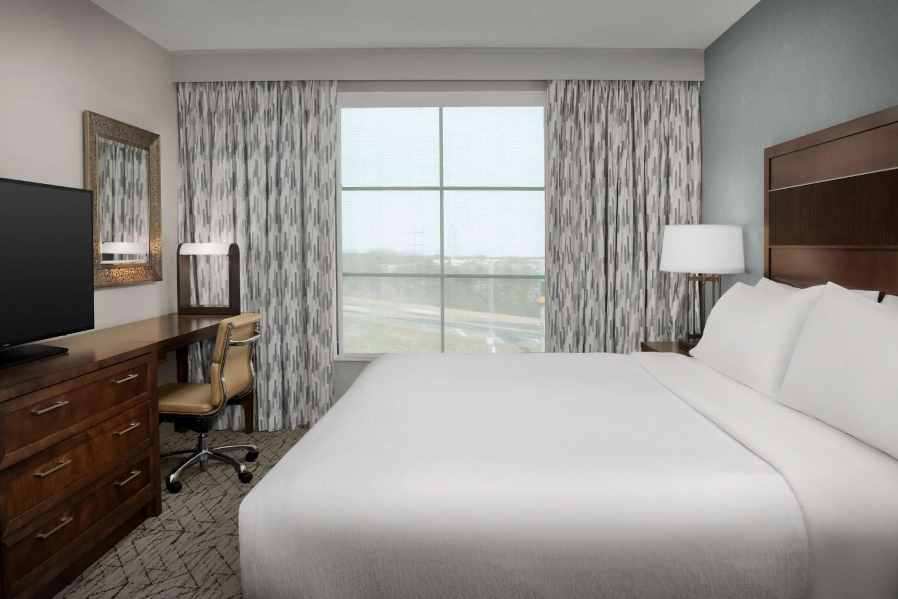 Bedroom, Bed in Embassy Suites Springfield