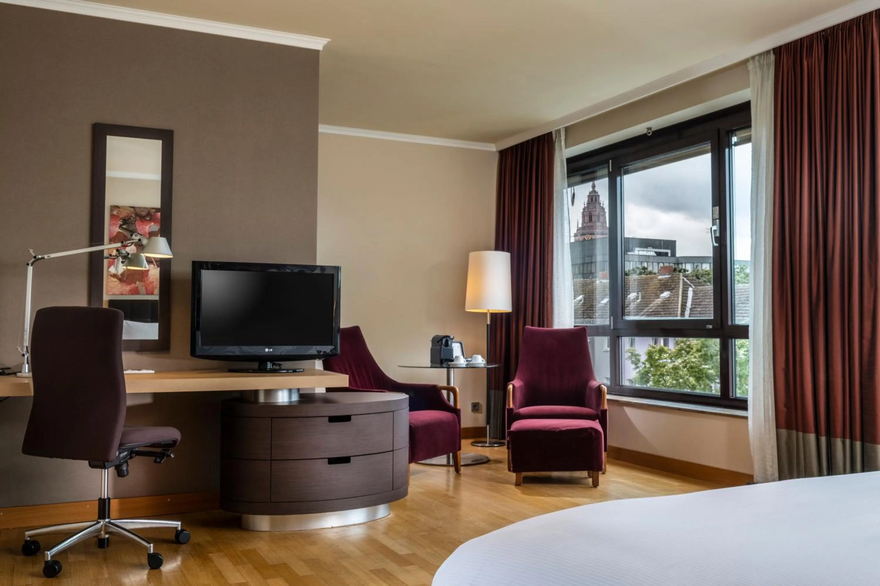 TV and multimedia, Bed in Hilton Mainz