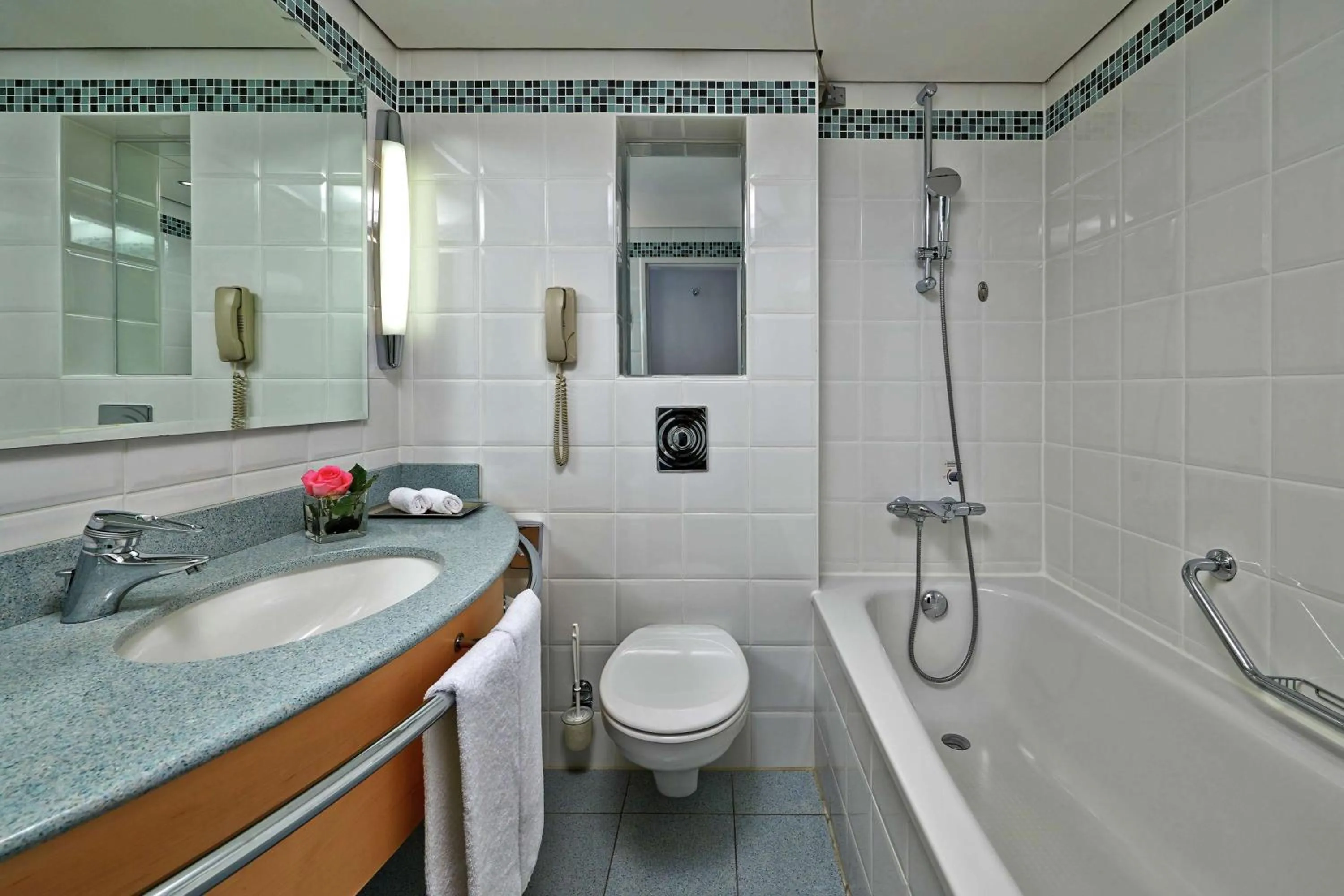 Executive Queen Room in Hilton Düsseldorf