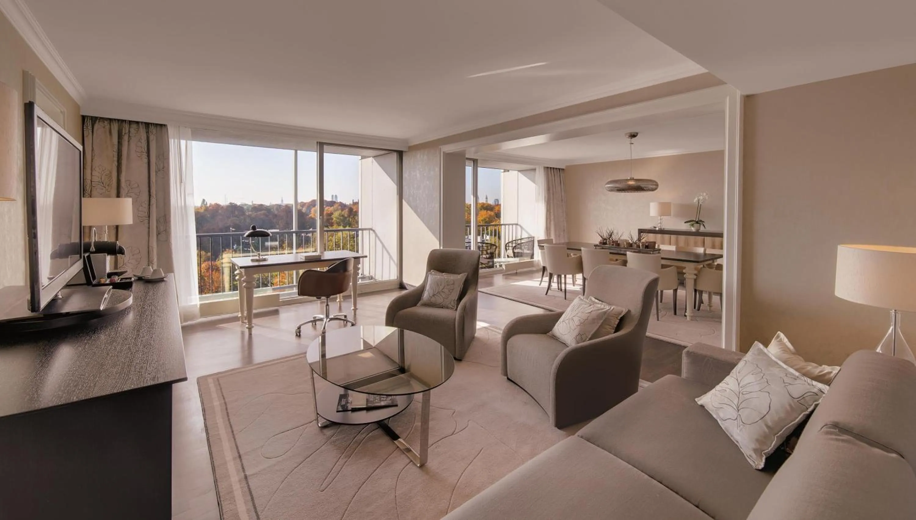 Living room in Hilton Munich Park