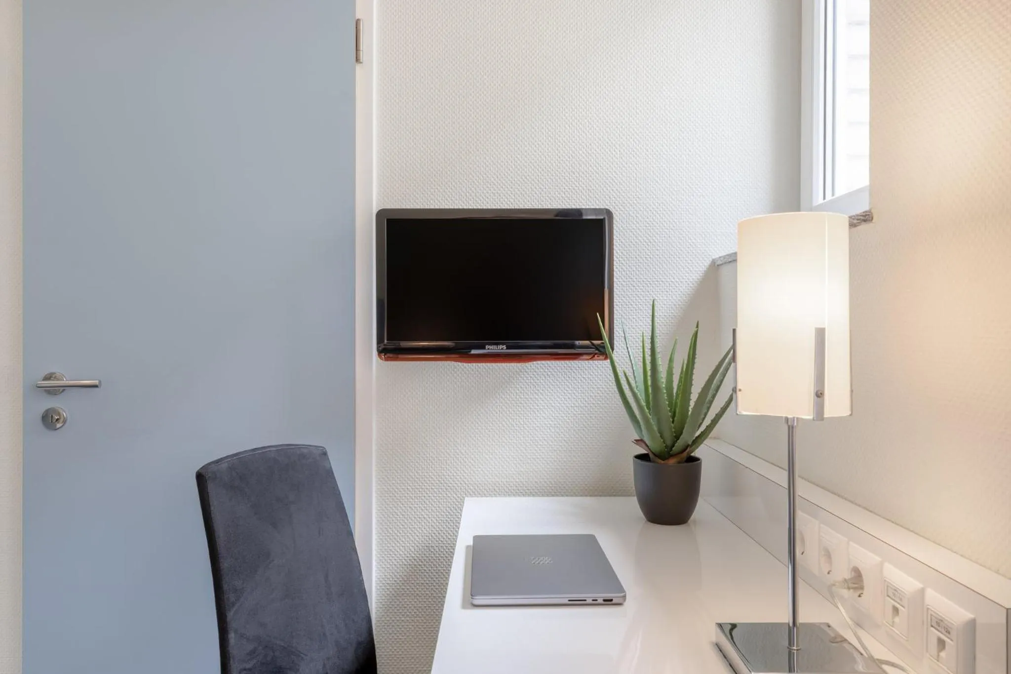 Photo of the whole room in Garner Hotel Berlin - Checkpoint Charlie by IHG