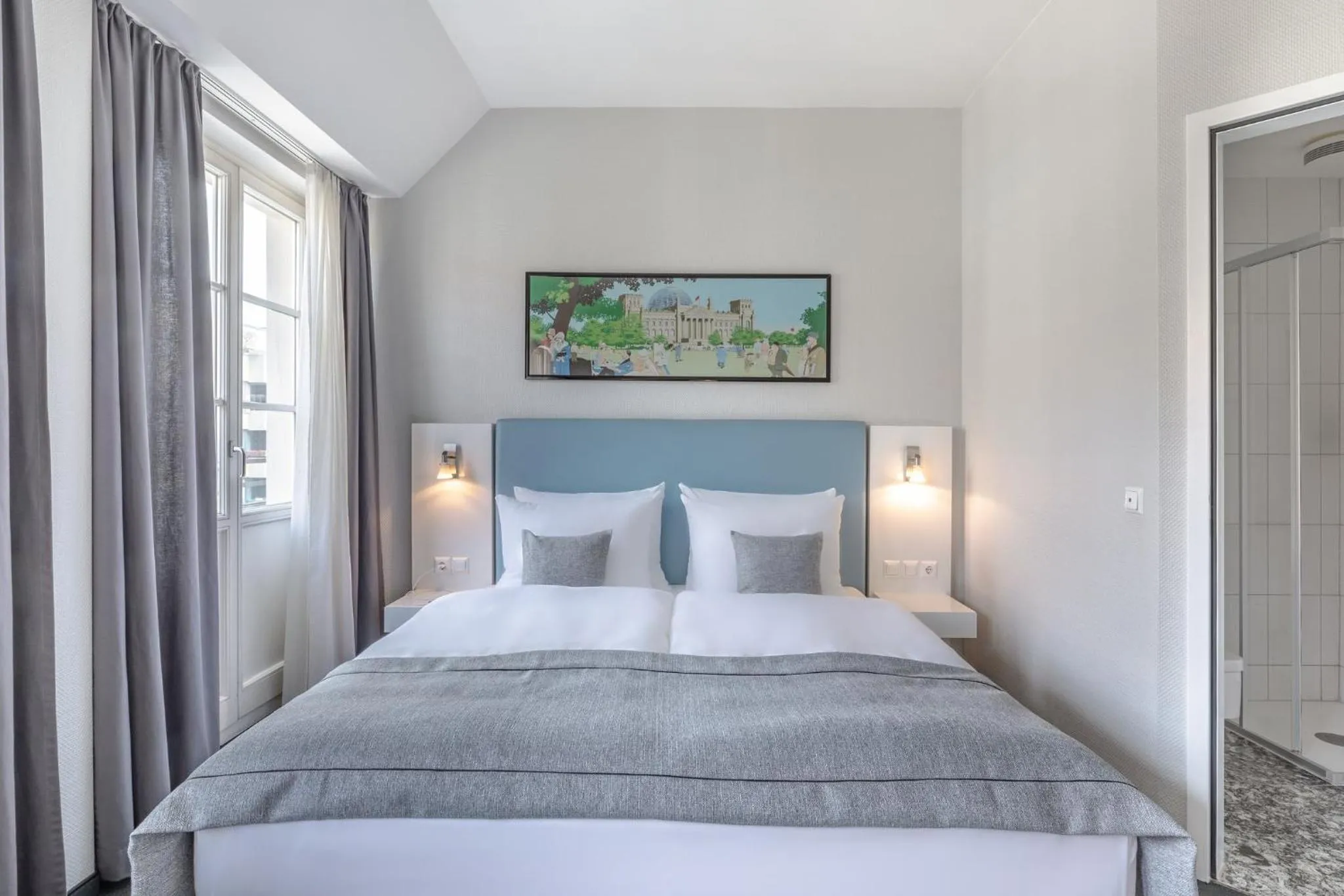 Photo of the whole room, Bed in Garner Hotel Berlin - Checkpoint Charlie by IHG