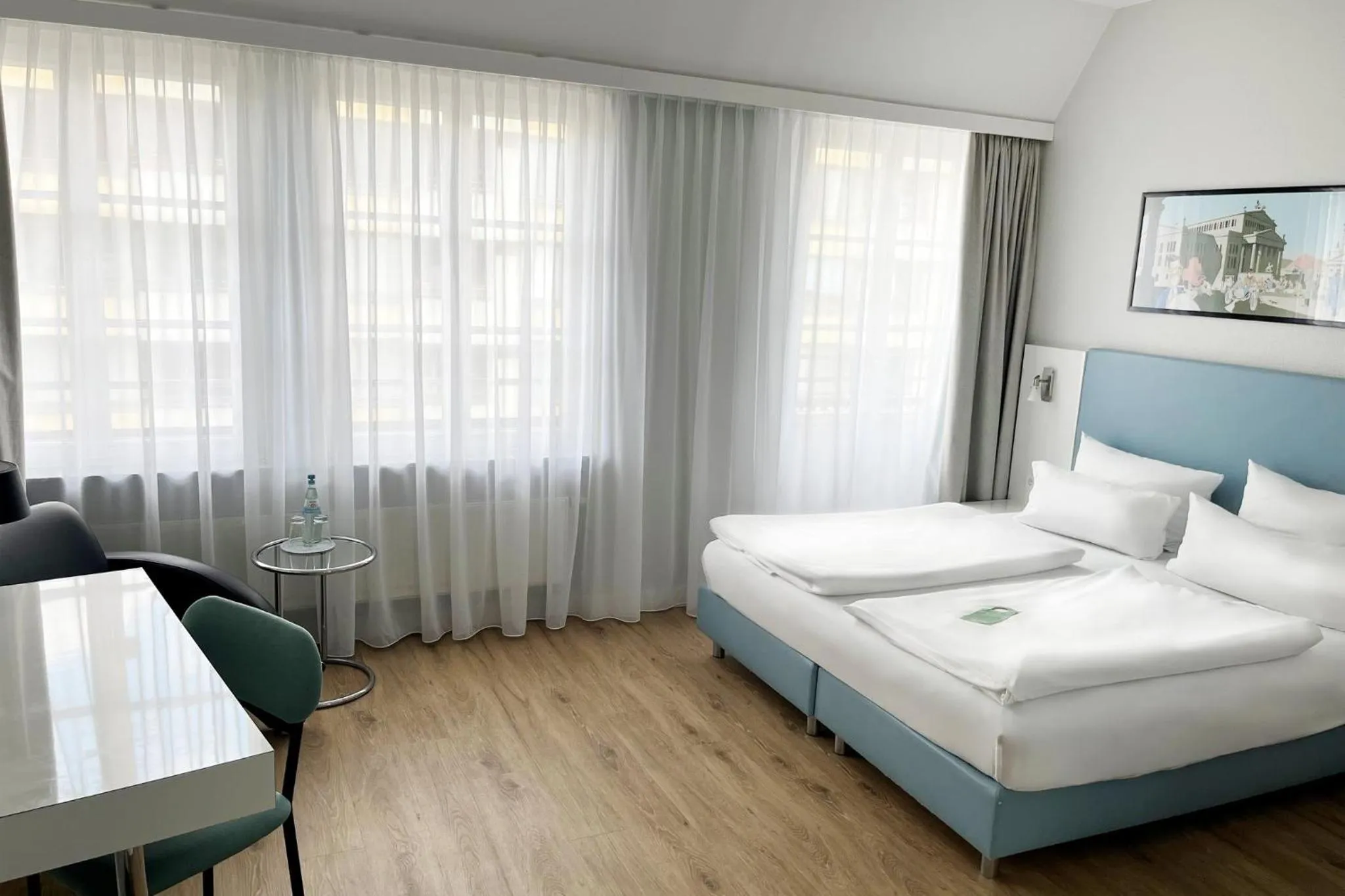 Photo of the whole room, Bed in Garner Hotel Berlin - Checkpoint Charlie by IHG